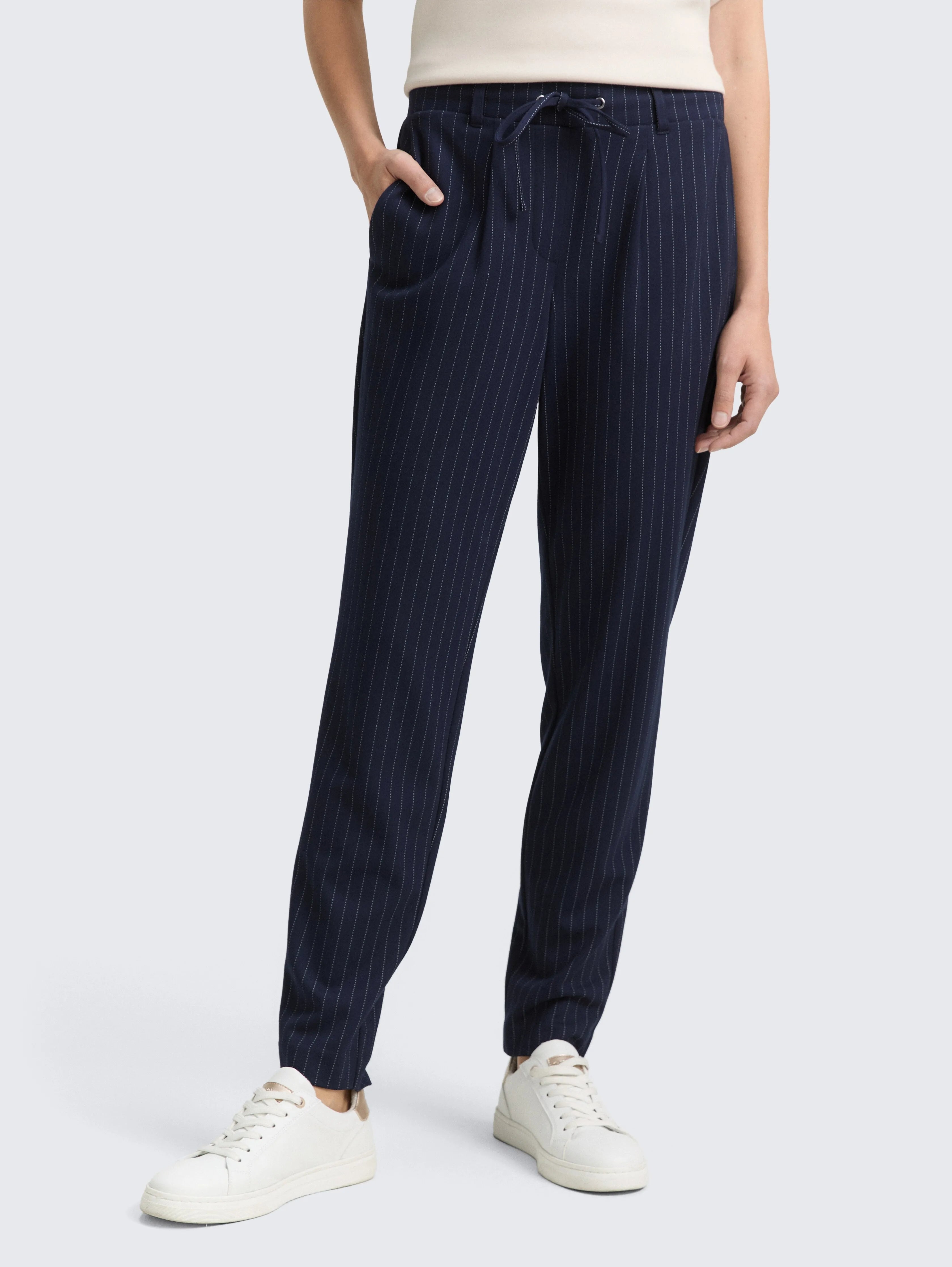 Tom Tailor_0_Loose Fit Trousers with Pinstripes_1049380_38650_05