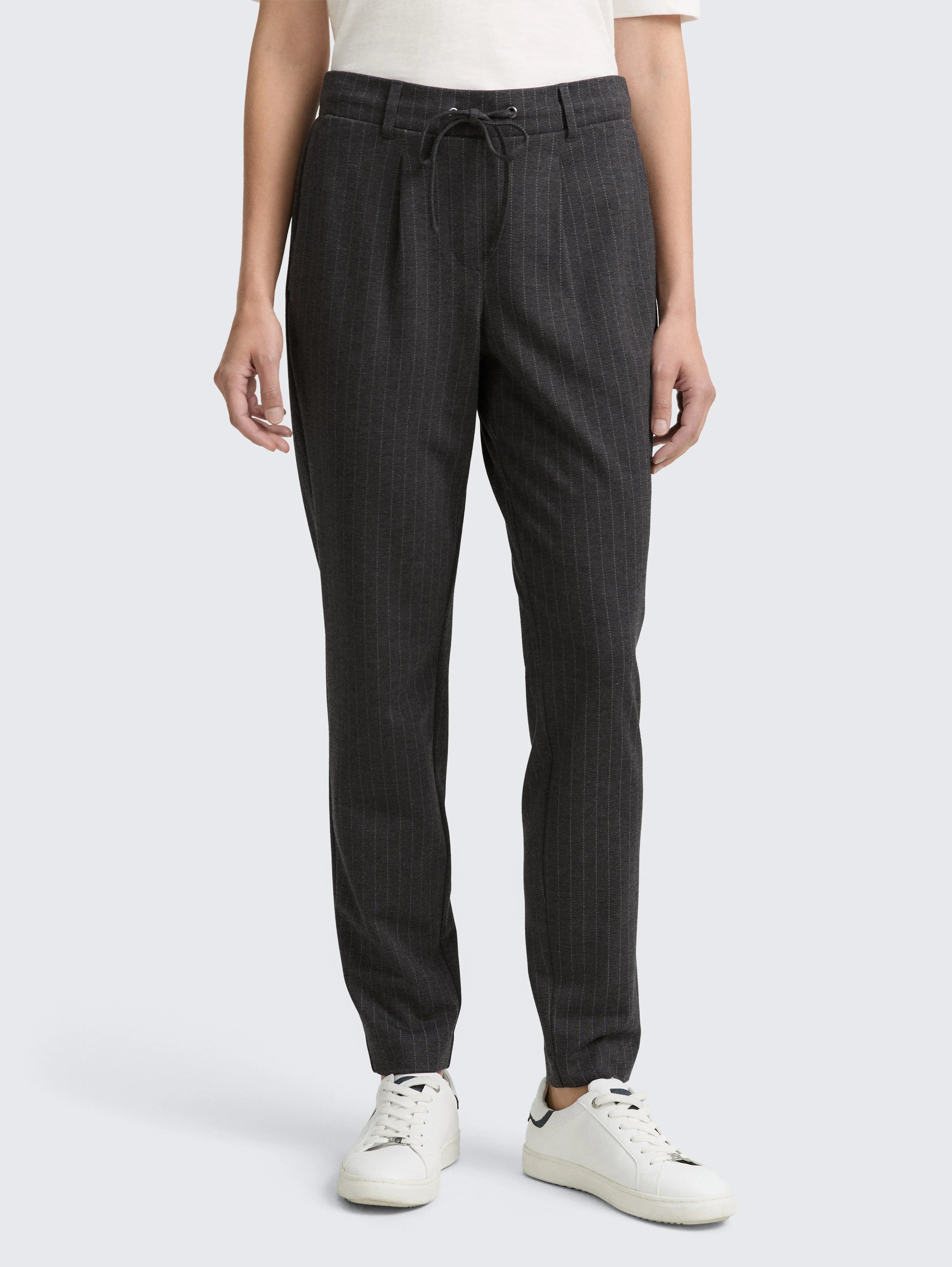 Tom Tailor_0_Loose Fit Trousers with Pinstripes_1049380_38651_05