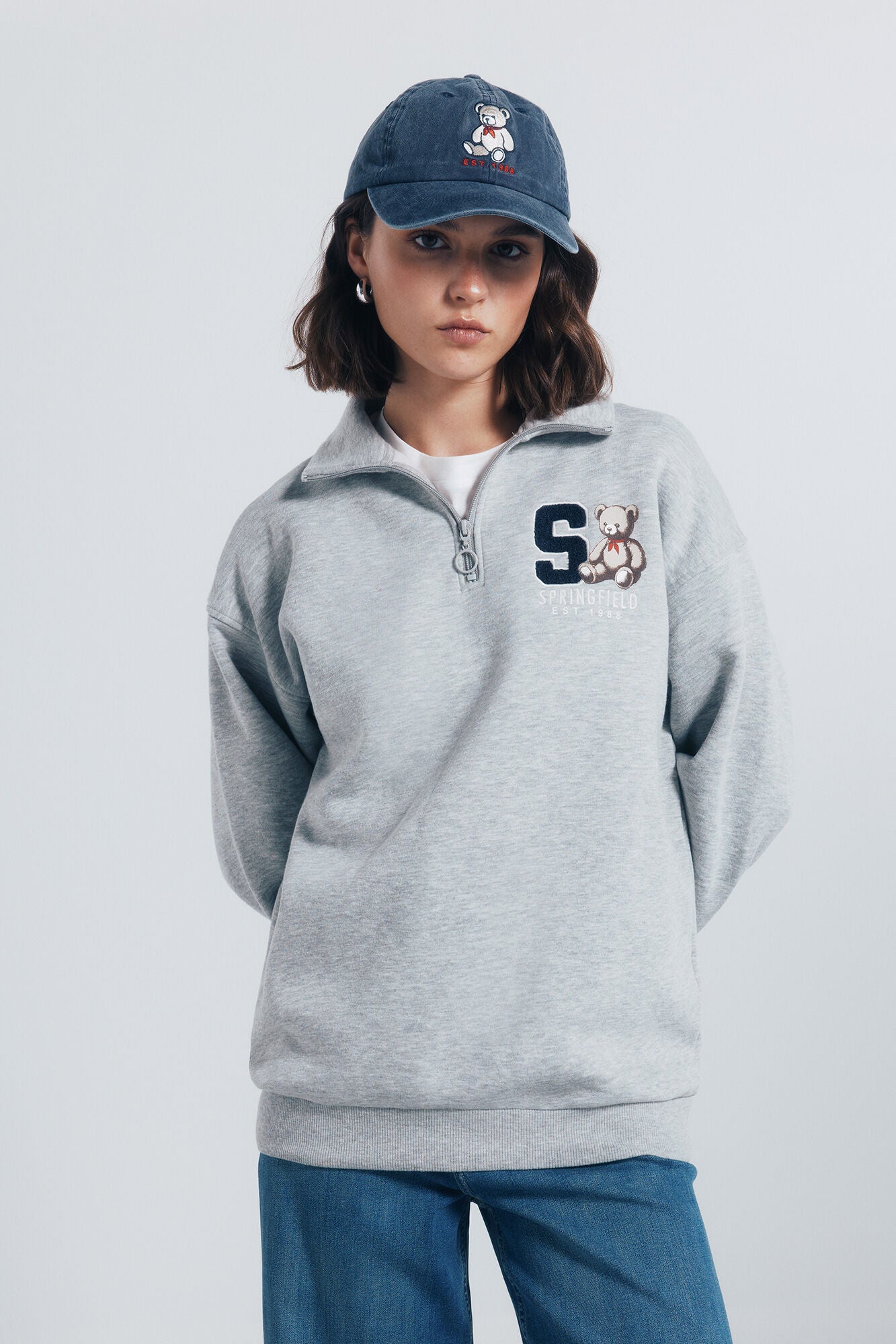 Springfield_Grey_"Springfield" Bear Sweatshirt_1082903_45_01