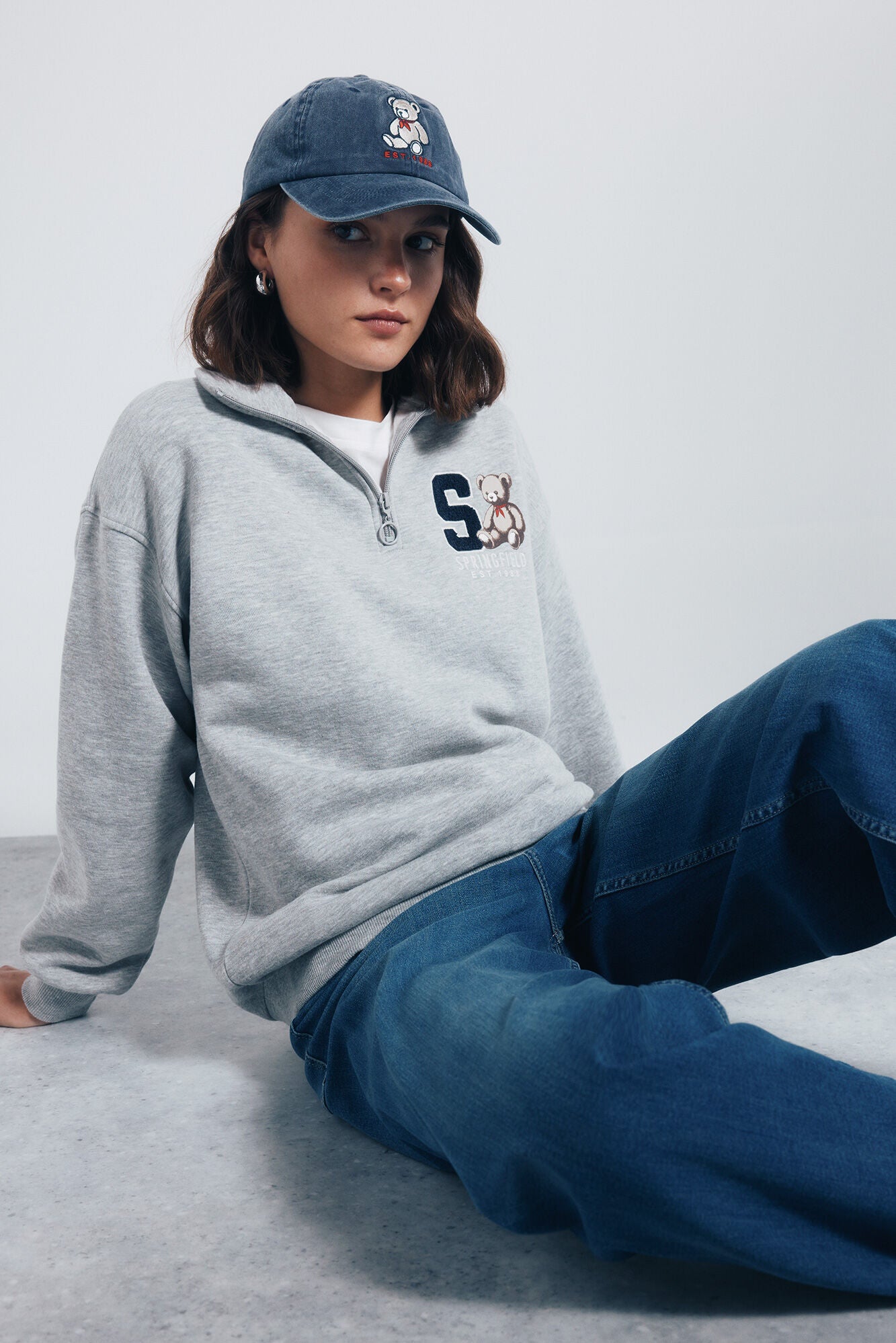 Springfield_Grey_"Springfield" Bear Sweatshirt_1082903_45_04