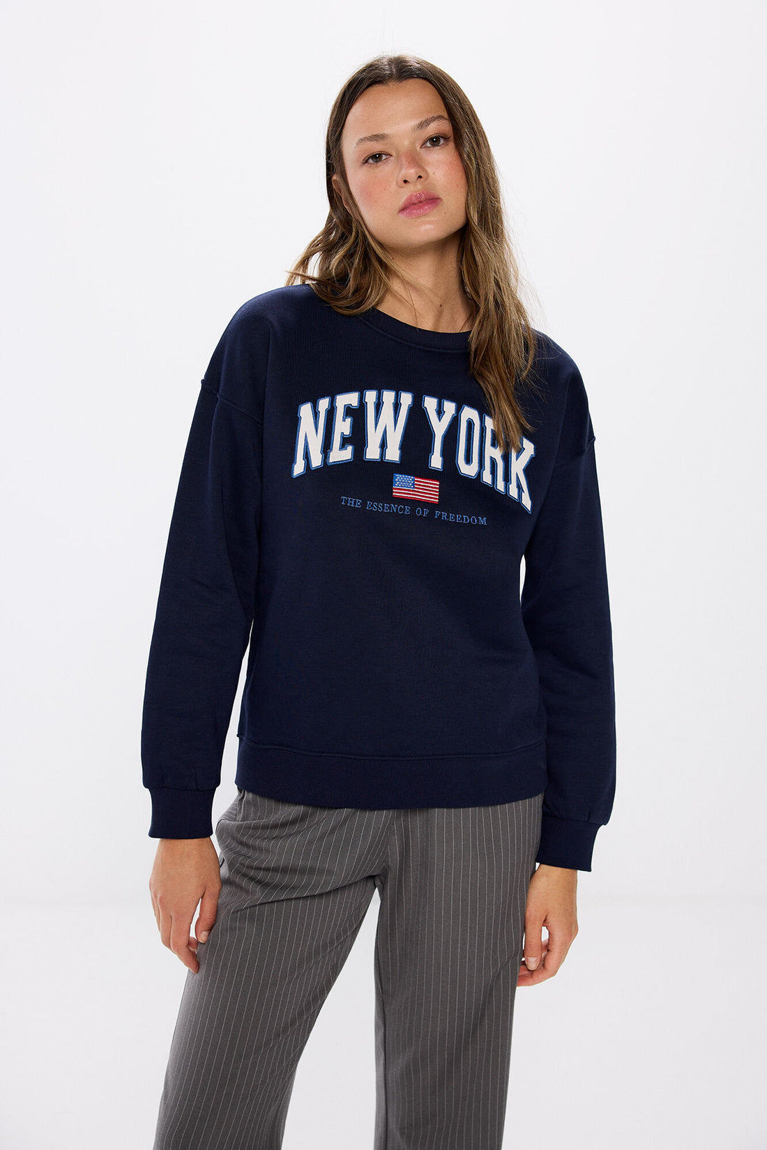 City Graphic Sweatshirt_1088941_12_02