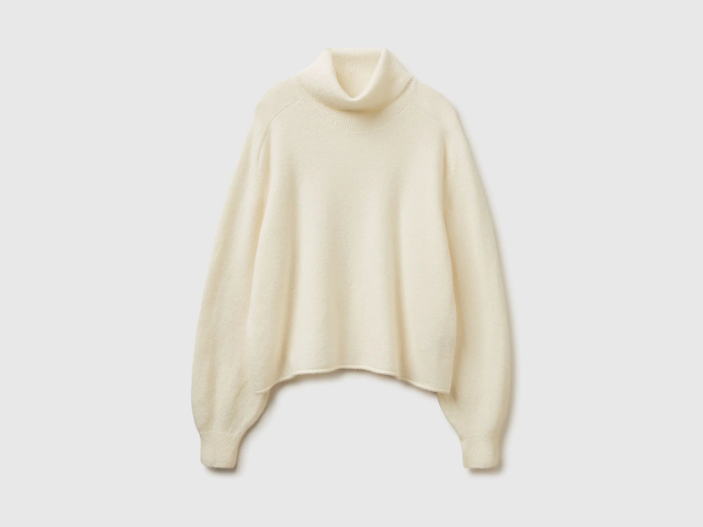 Benetton_Creamy White_Turtleneck in Stretch Wool Blend_11CZD204F_0R2_05