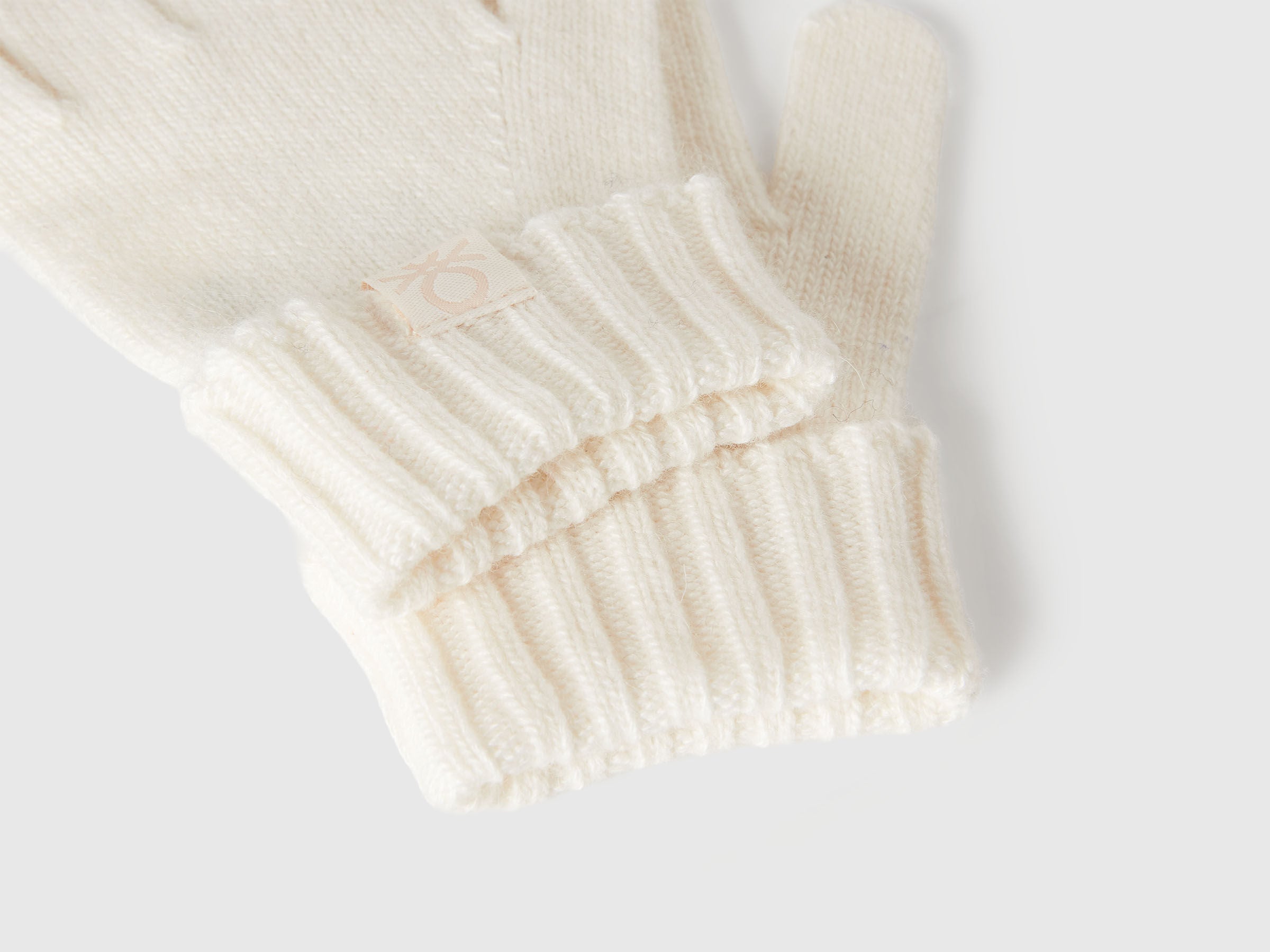Benetton_Creamy White_Gloves in Viscose and Wool Blend_126WGG009_000_03
