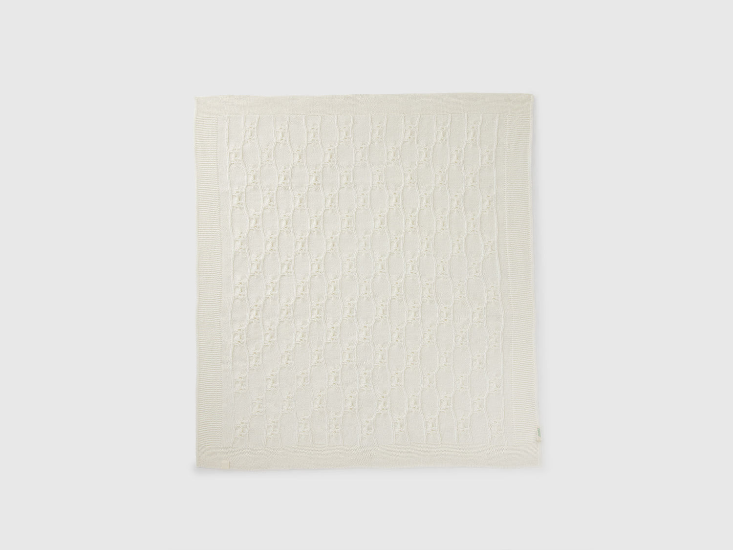 Benetton_Creamy White_Cover with Cable Knit_1370A8008_600_02