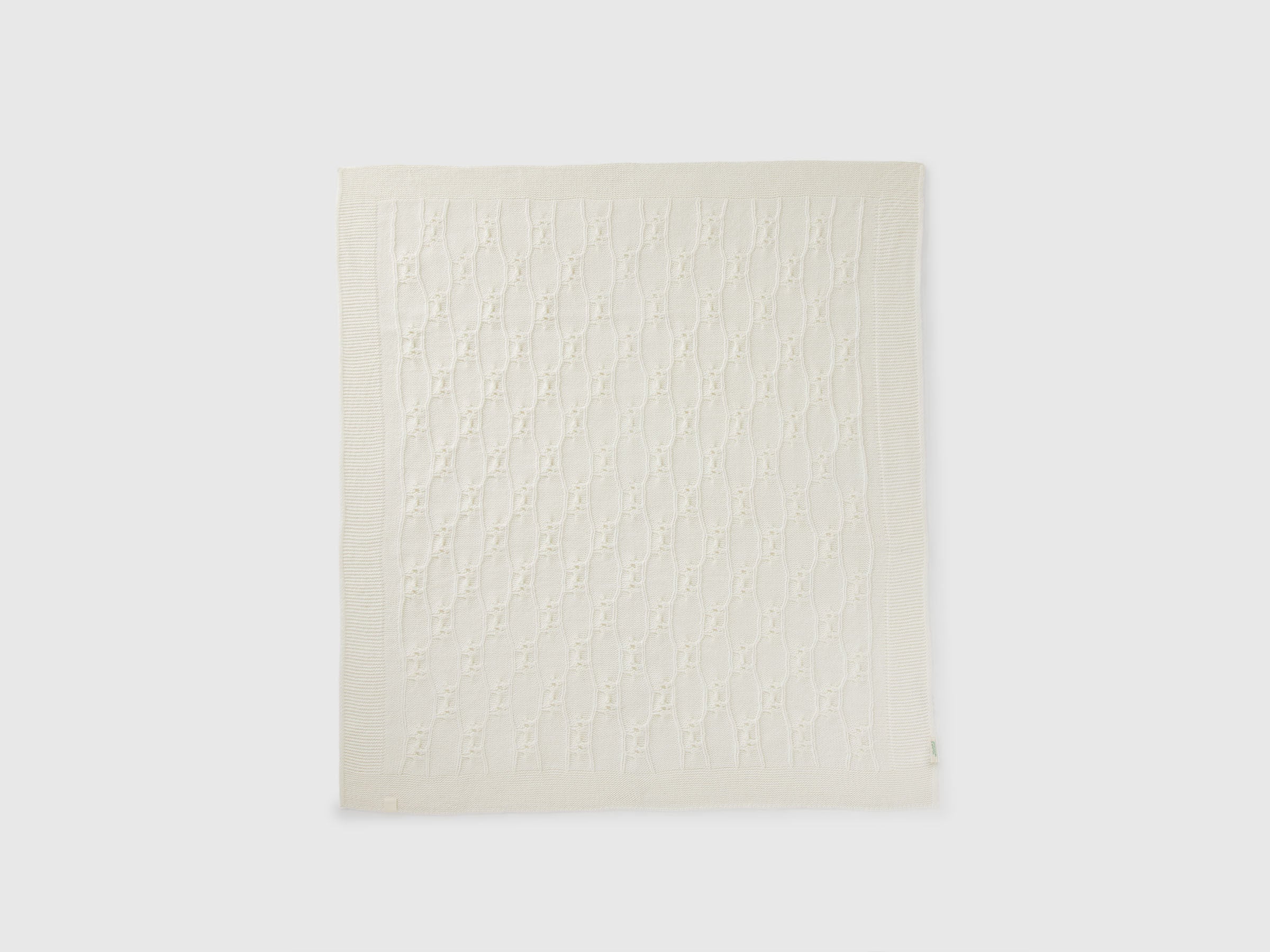 Benetton_Creamy White_Cover with Cable Knit_1370A8008_600_02