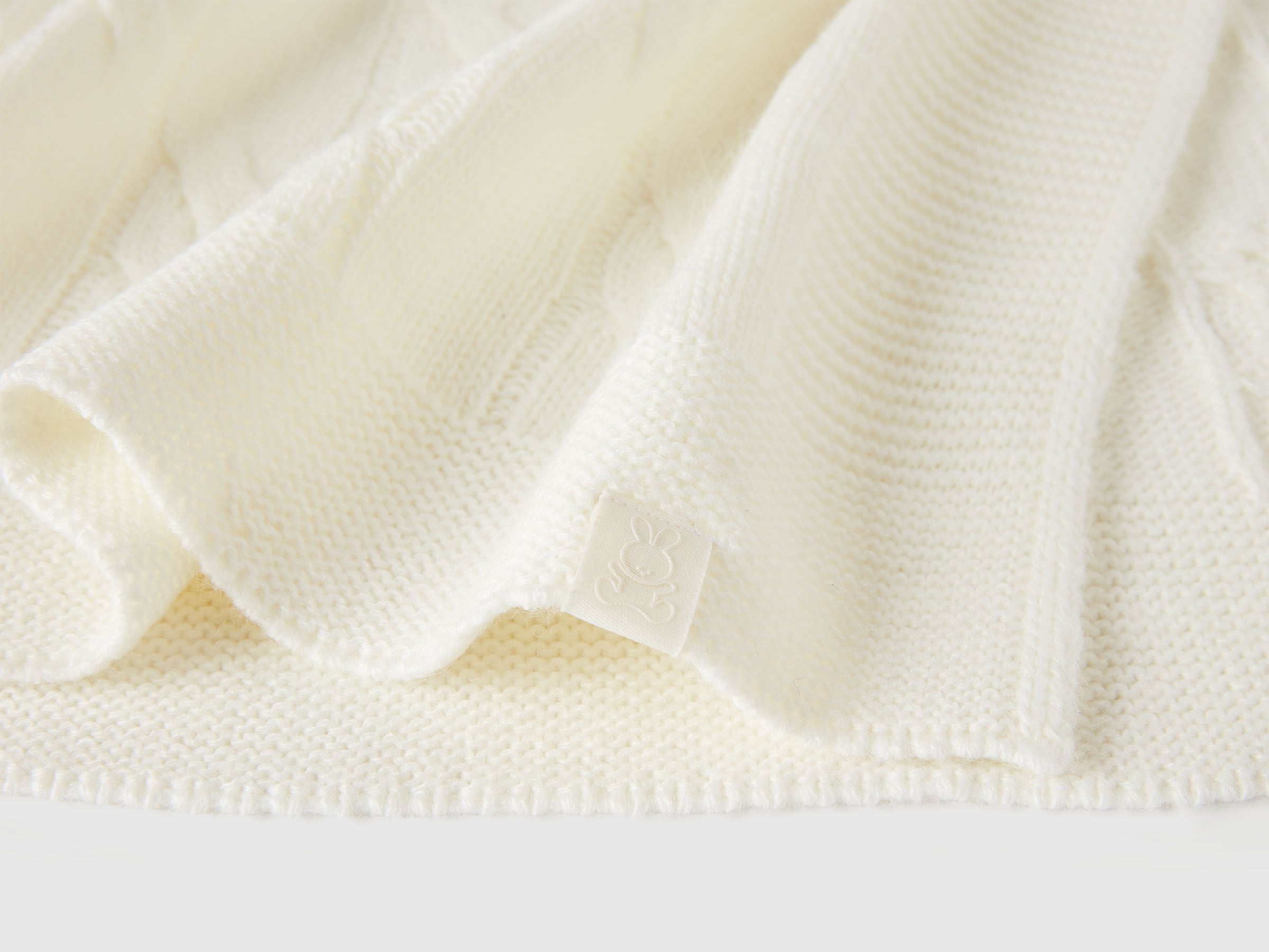 Benetton_Creamy White_Cover with Cable Knit_1370A8008_600_03