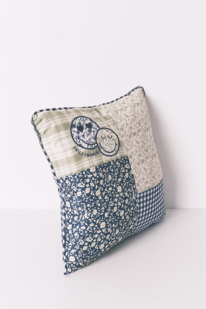 Women Secret_Multicoloured_Smileyworld¨ Multicoloured Patchwork Cushion_1372549_98_03