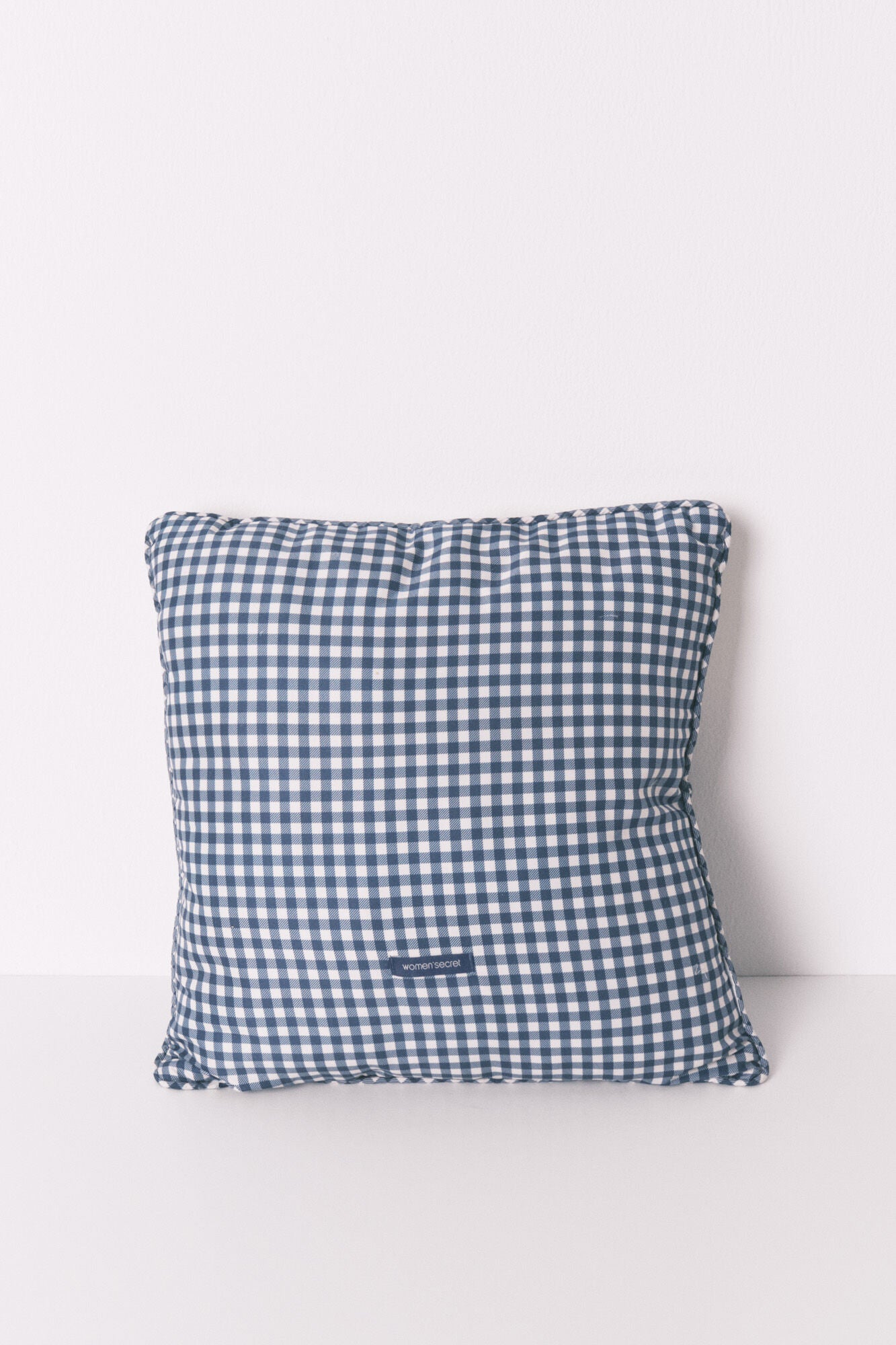 Women Secret_Multicoloured_Smileyworld¨ Multicoloured Patchwork Cushion_1372549_98_04