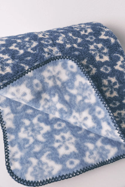 Women Secret_Blue Print_Blue Floral Print Sherpa Fleece Blanket_1372565_19_02