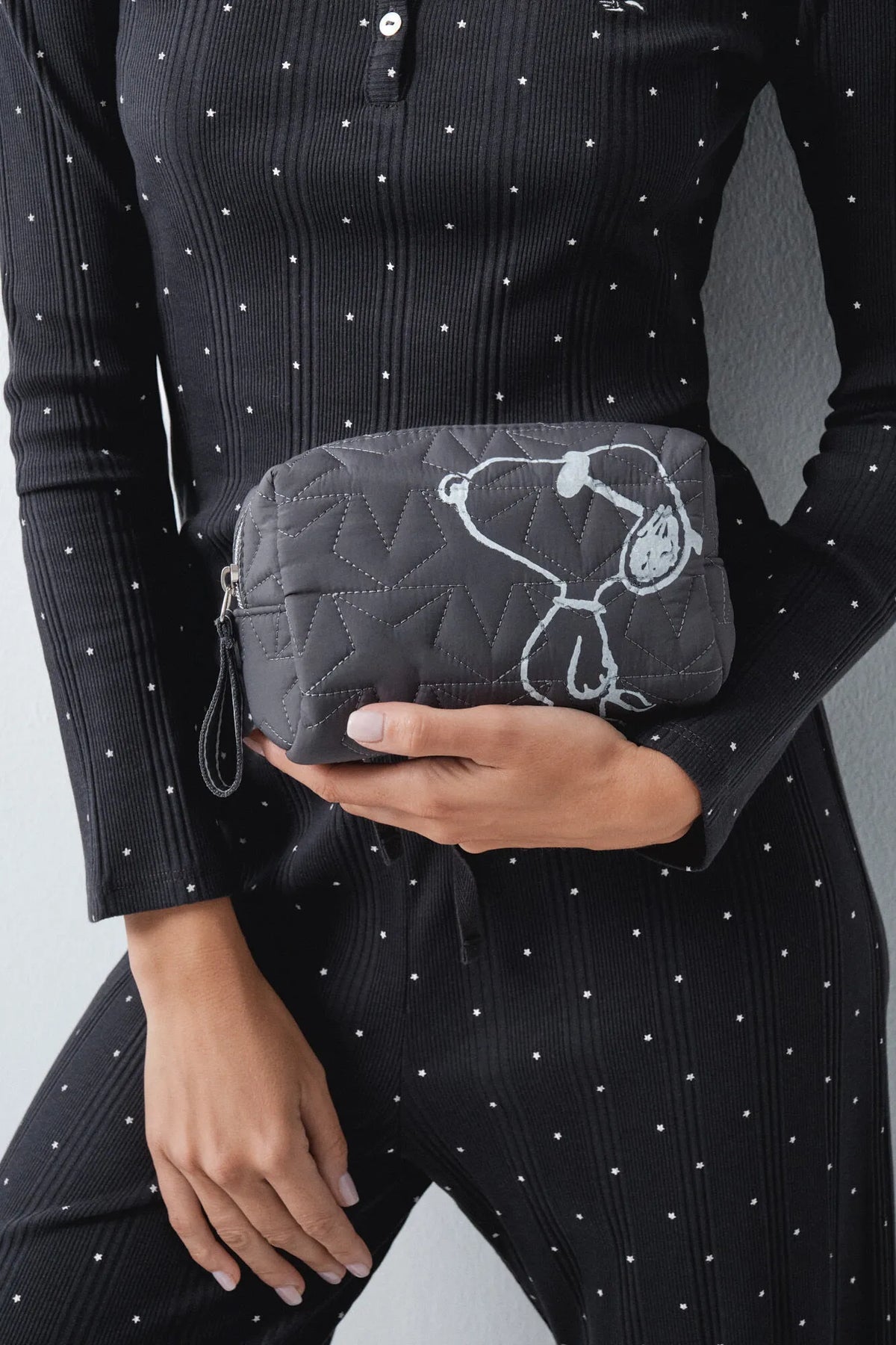 Women Secret Dark Grey Women Black Small Snoopy Vanity Case SKU: 1374468_41 Image 01