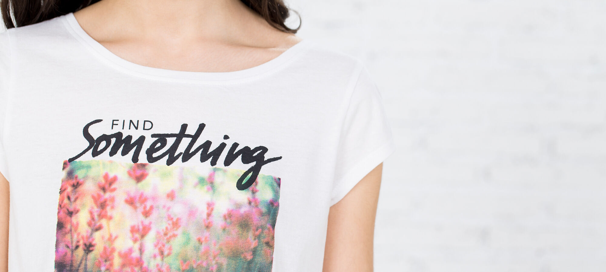 Cap Sleeve Graphic T Shirt_1387154_99_04