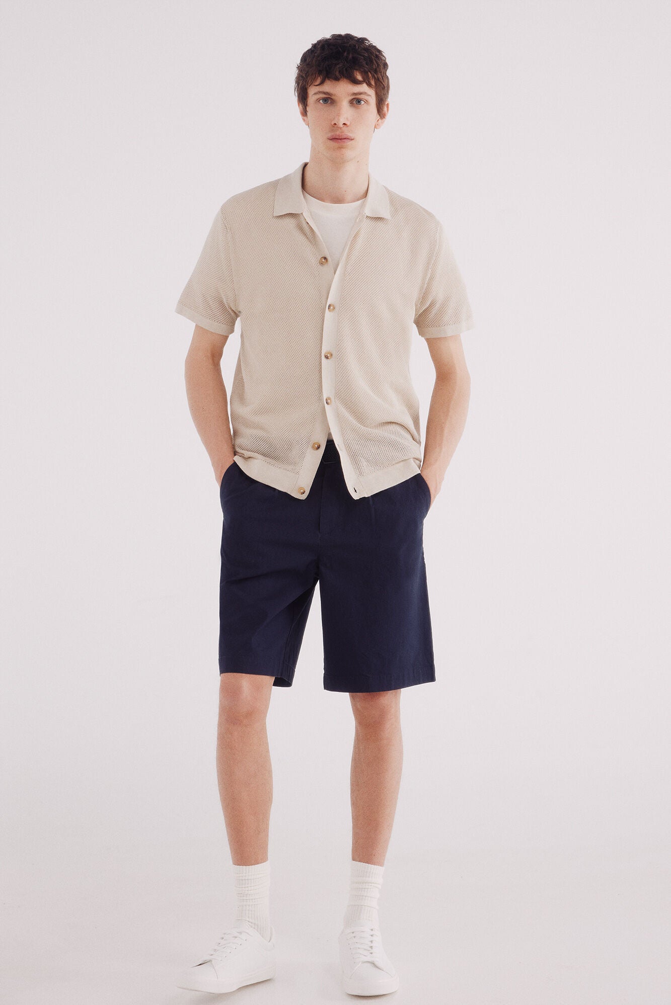 Springfield_Beige_Short Sleeve Cardigan with a Polo Shirt Neck Structure_1422870_50_03