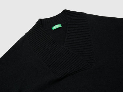 Benetton_Black_Boxy Fit Sweater with V-Neck_1444D403H_100_07