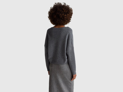 Benetton_Dark Gray_Boxy Fit Sweater with V-Neck_1444D403H_507_02