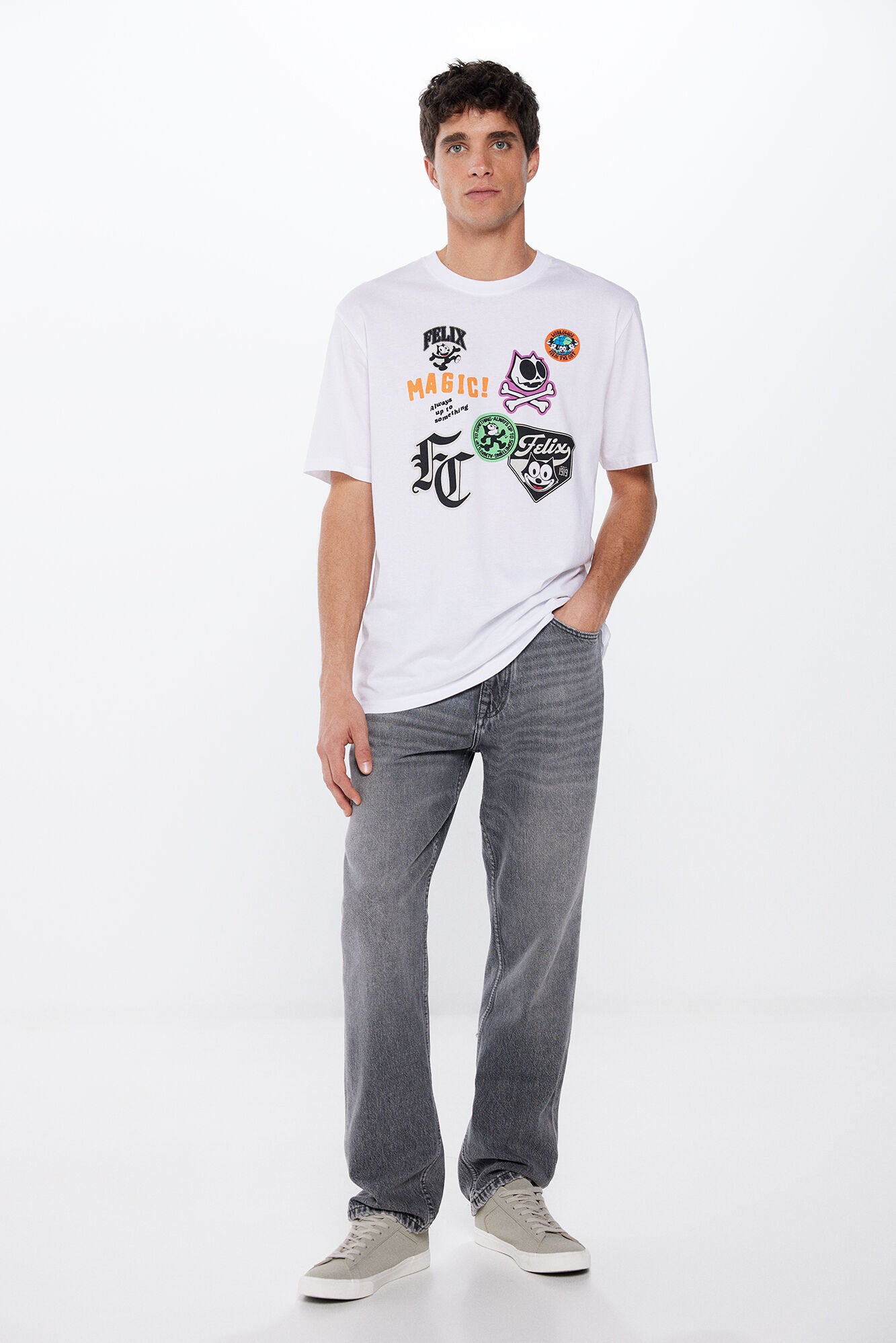 Graphic White T Shirt_1457431_99_03