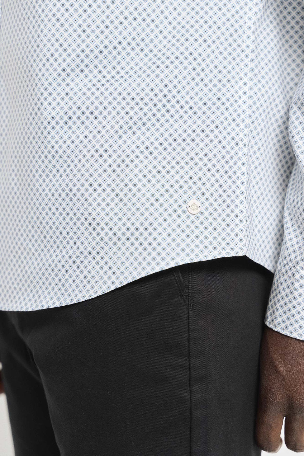 Dress Shirt in 100% Poplin_1518571_99_04