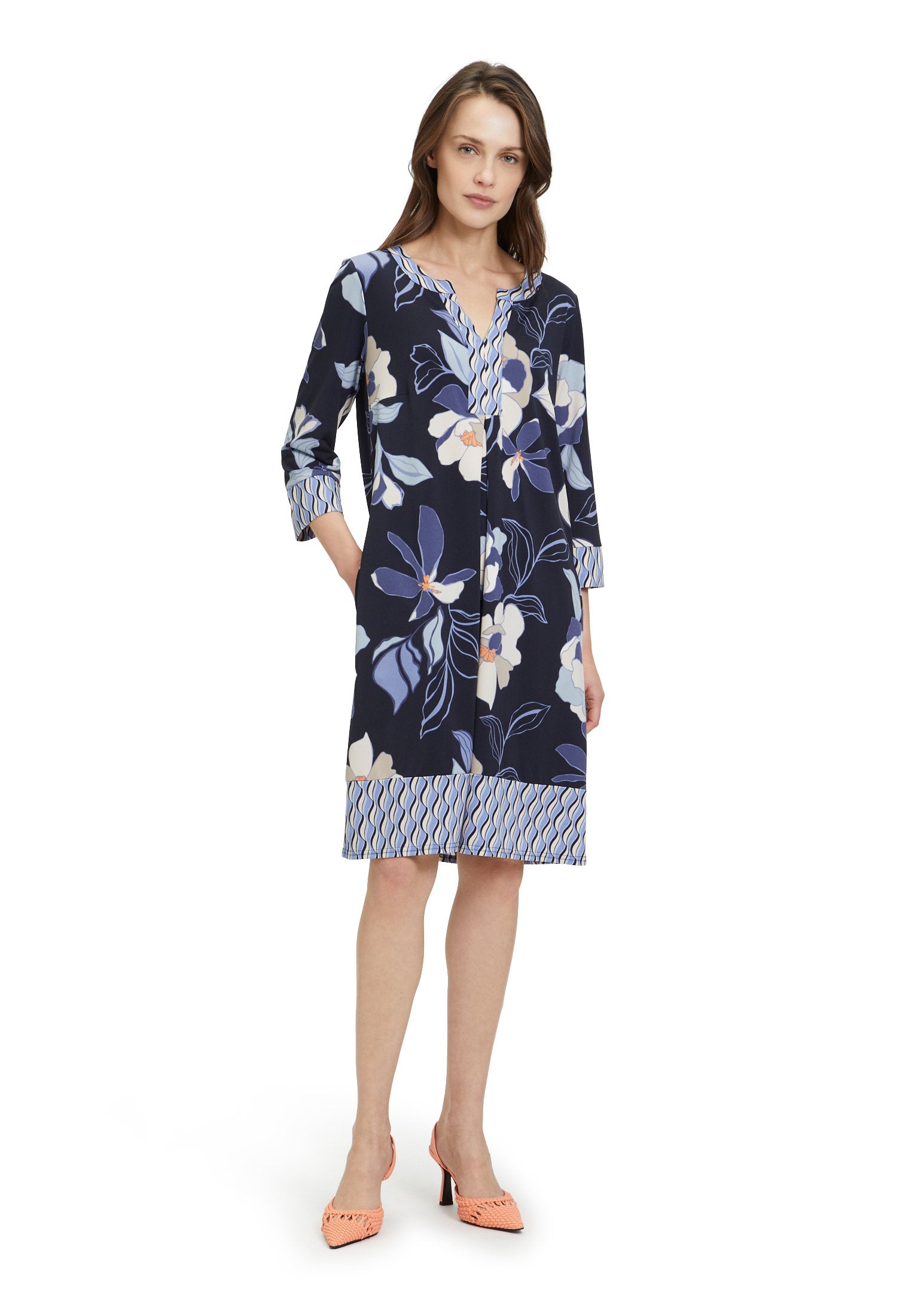 Printed Casual Dress With 3/4 Sleeves_1524 2479_8811_05