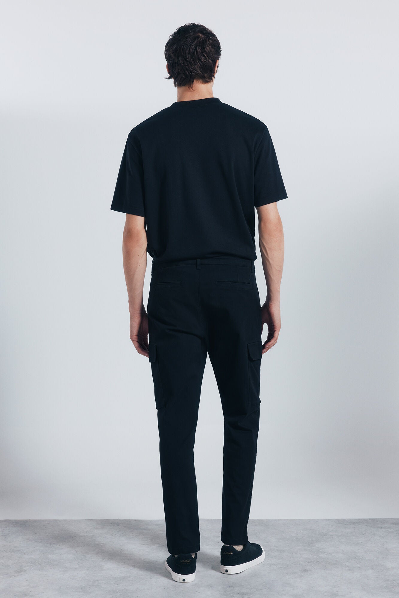 Springfield_Black_Slim Fit Cargo Trousers_1552730_01_06