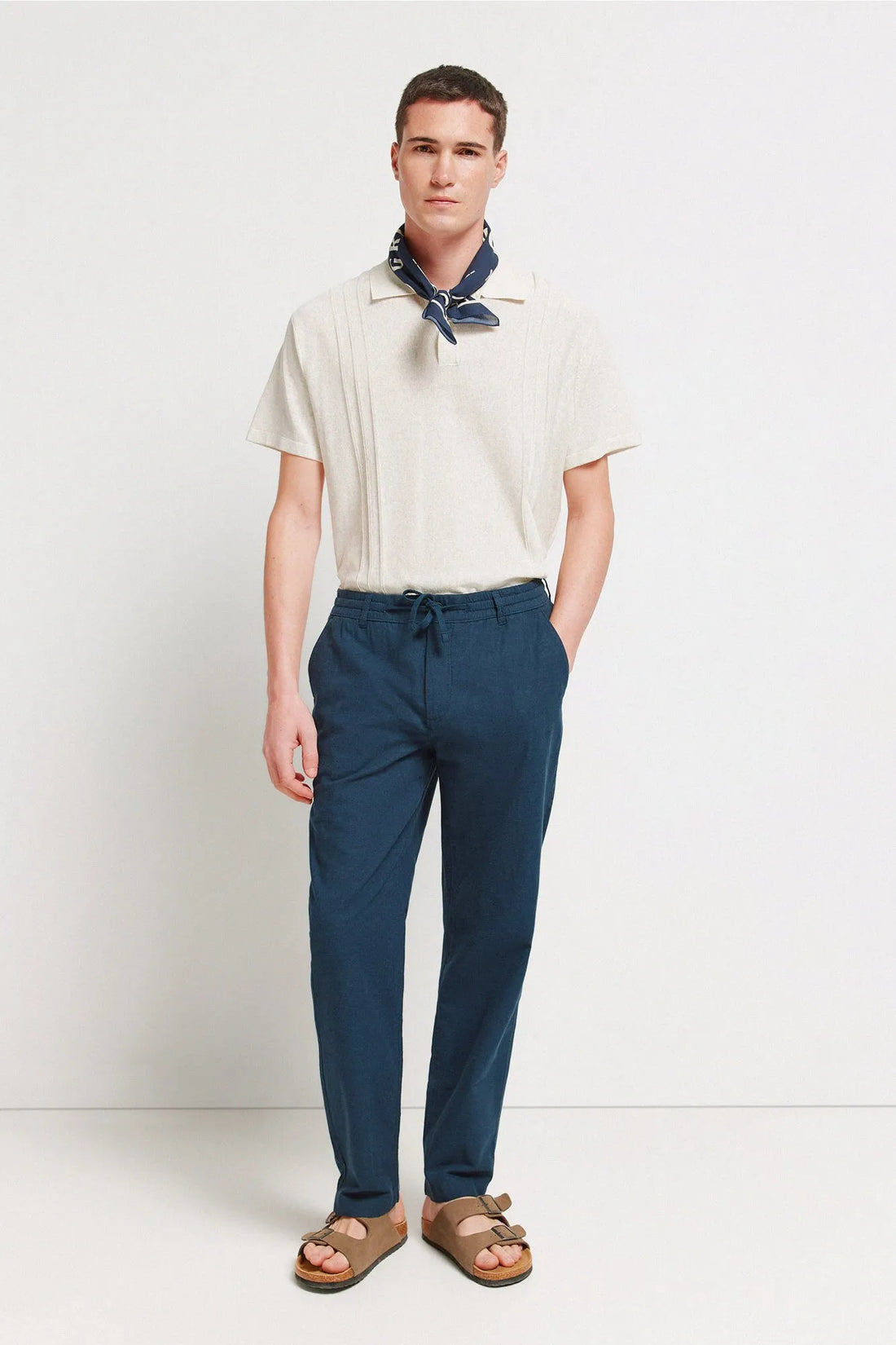 Springfield Blue Men Linen Comfort Fit Chinos SKU: 1553717_11 Image 01