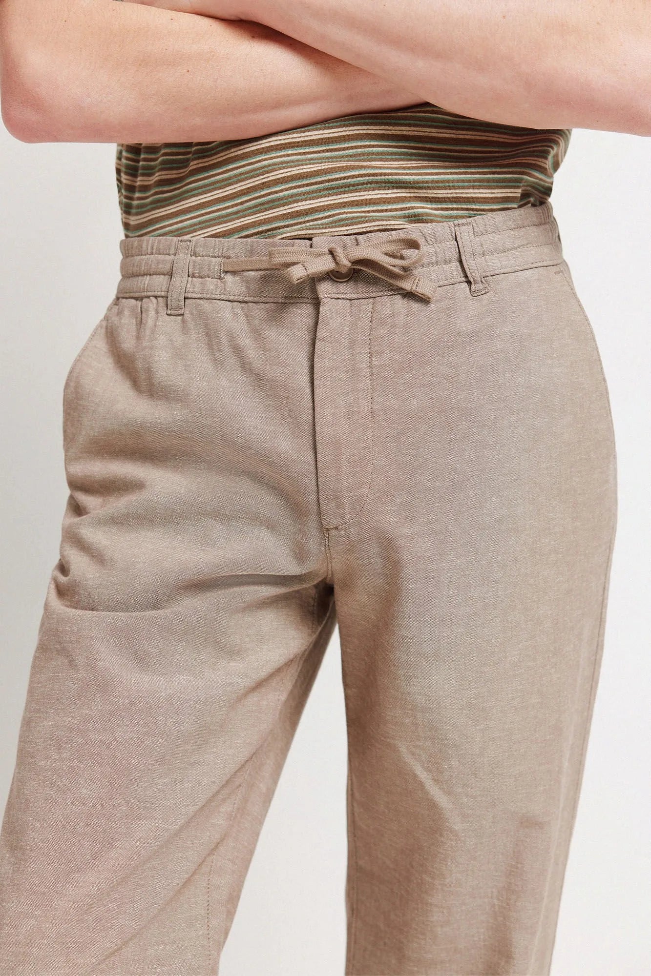 Springfield Beige Men Linen Comfort Fit Chinos SKU: 1553717_37 Image 05