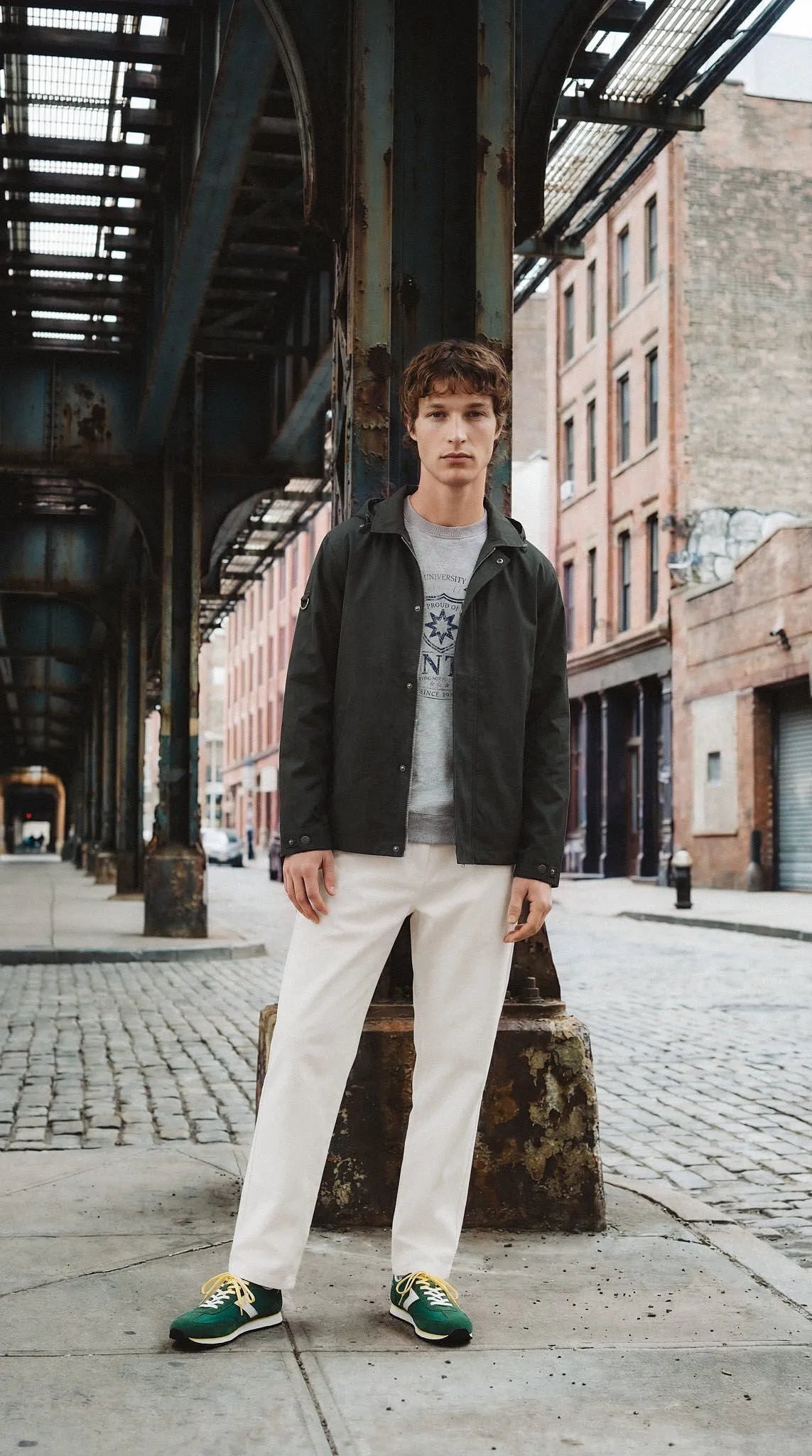 Springfield White Men Relaxed Fit Straight Leg Trousers SKU: 1553727_96 Image 01