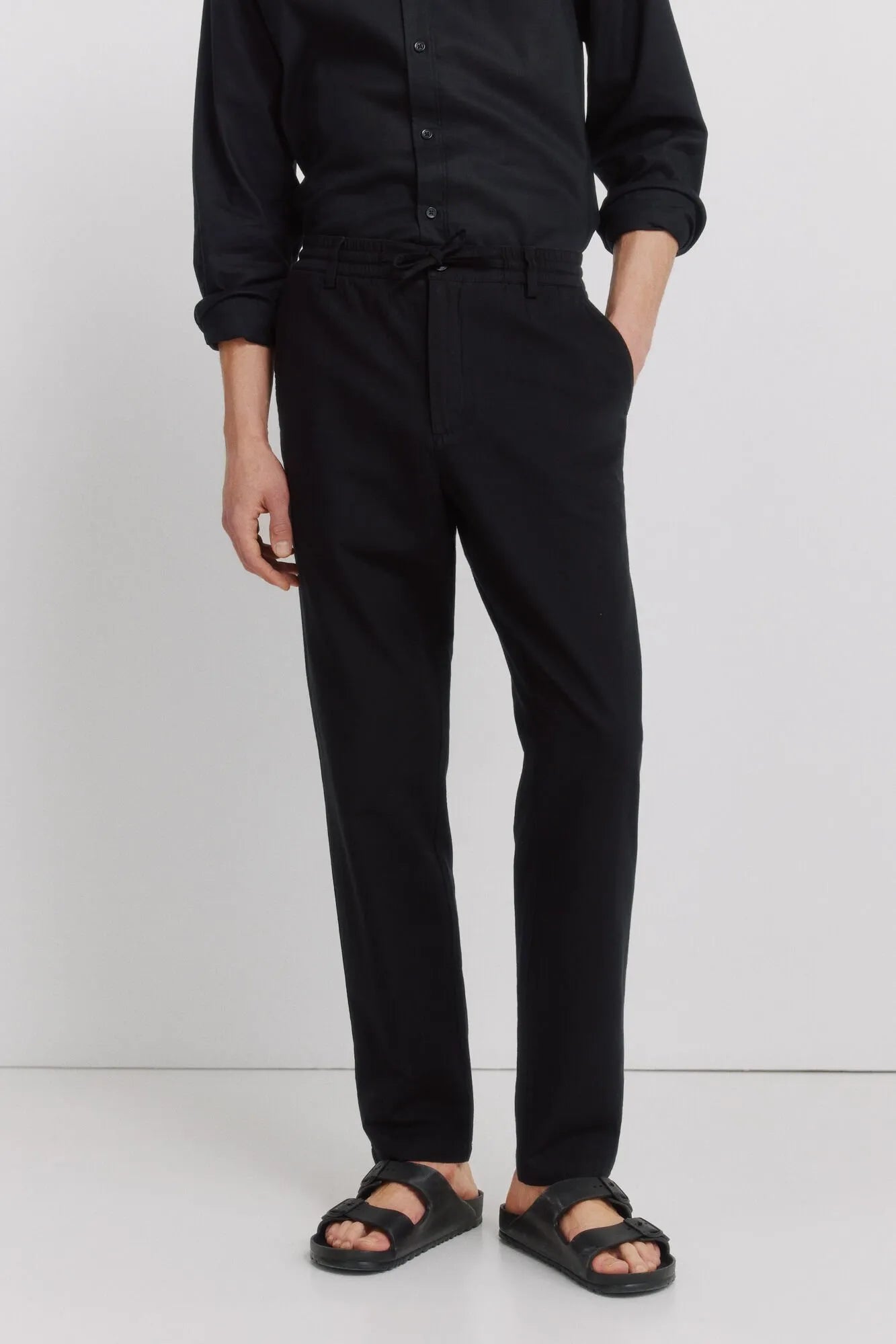 Springfield Black Men Linen Comfort Fit Chinos SKU: 1553735_01 Image 02