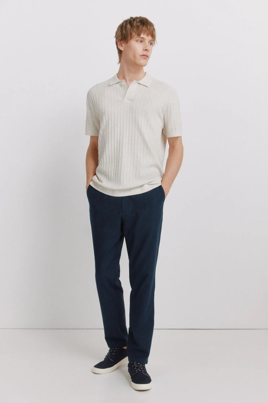 Springfield Blue Men Linen Comfort Fit Chinos SKU: 1553735_11 Image 01