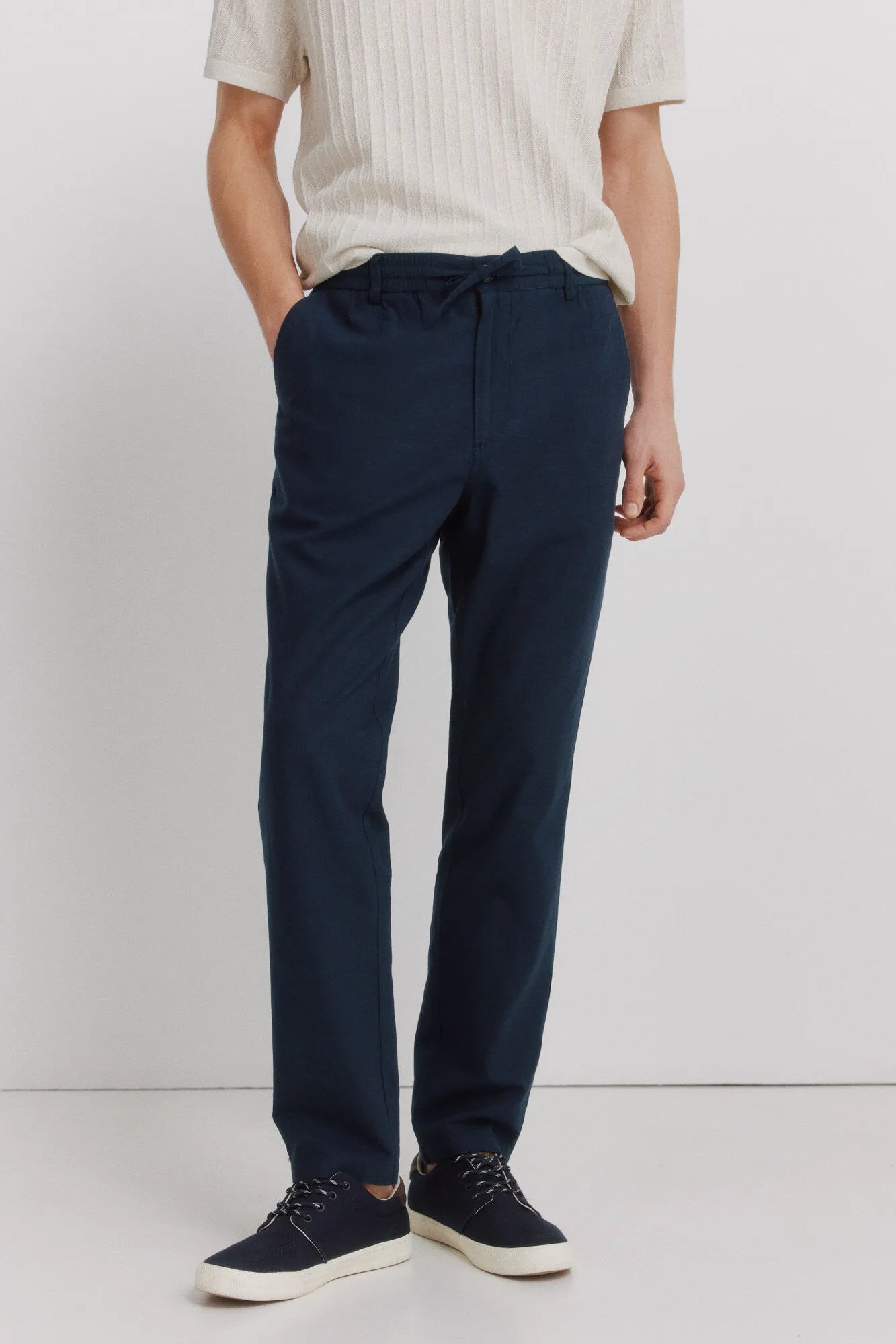 Springfield Blue Men Linen Comfort Fit Chinos SKU: 1553735_11 Image 02