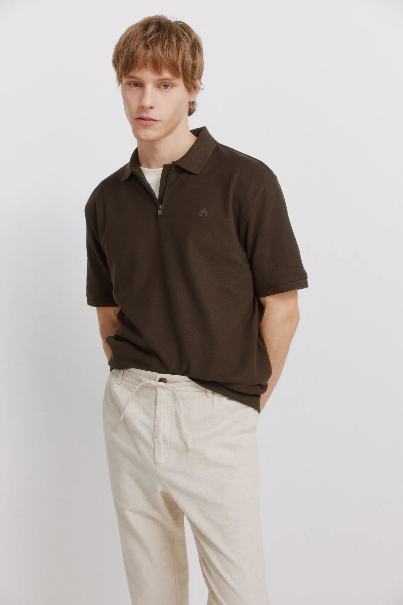 Springfield White Men Linen Comfort Fit Chinos SKU: 1553735_97 Image 03