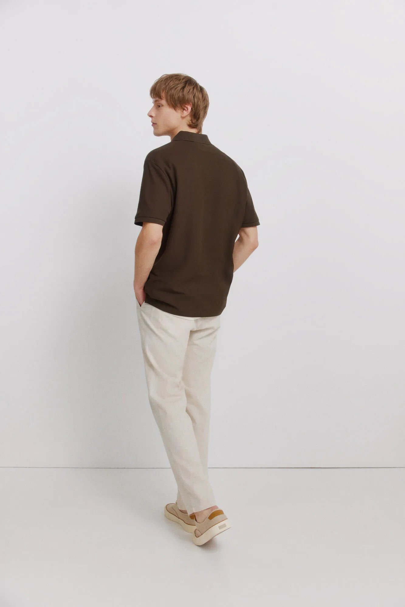 Springfield White Men Linen Comfort Fit Chinos SKU: 1553735_97 Image 05