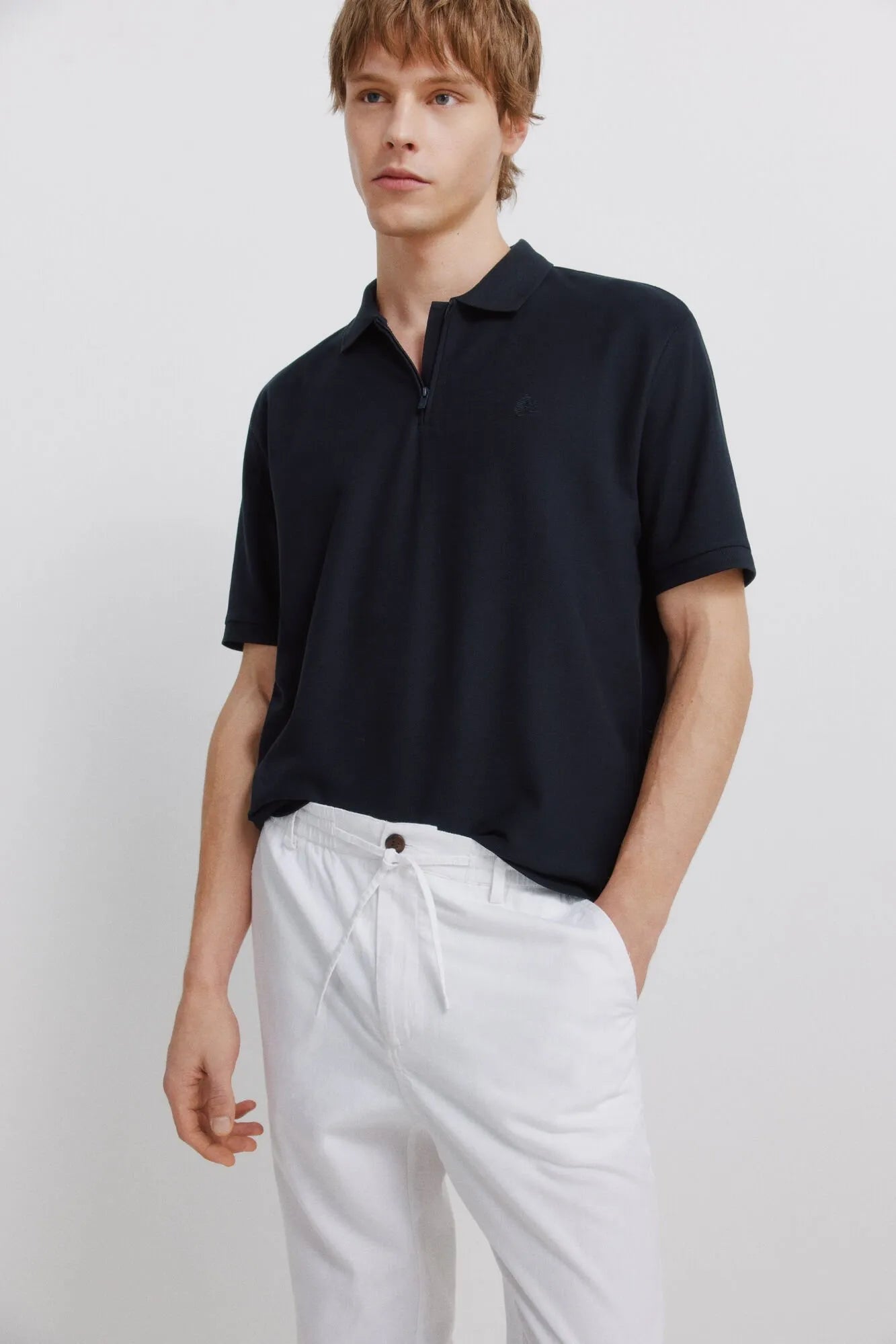 Springfield White Men Linen Comfort Fit Chinos SKU: 1553735_99 Image 04