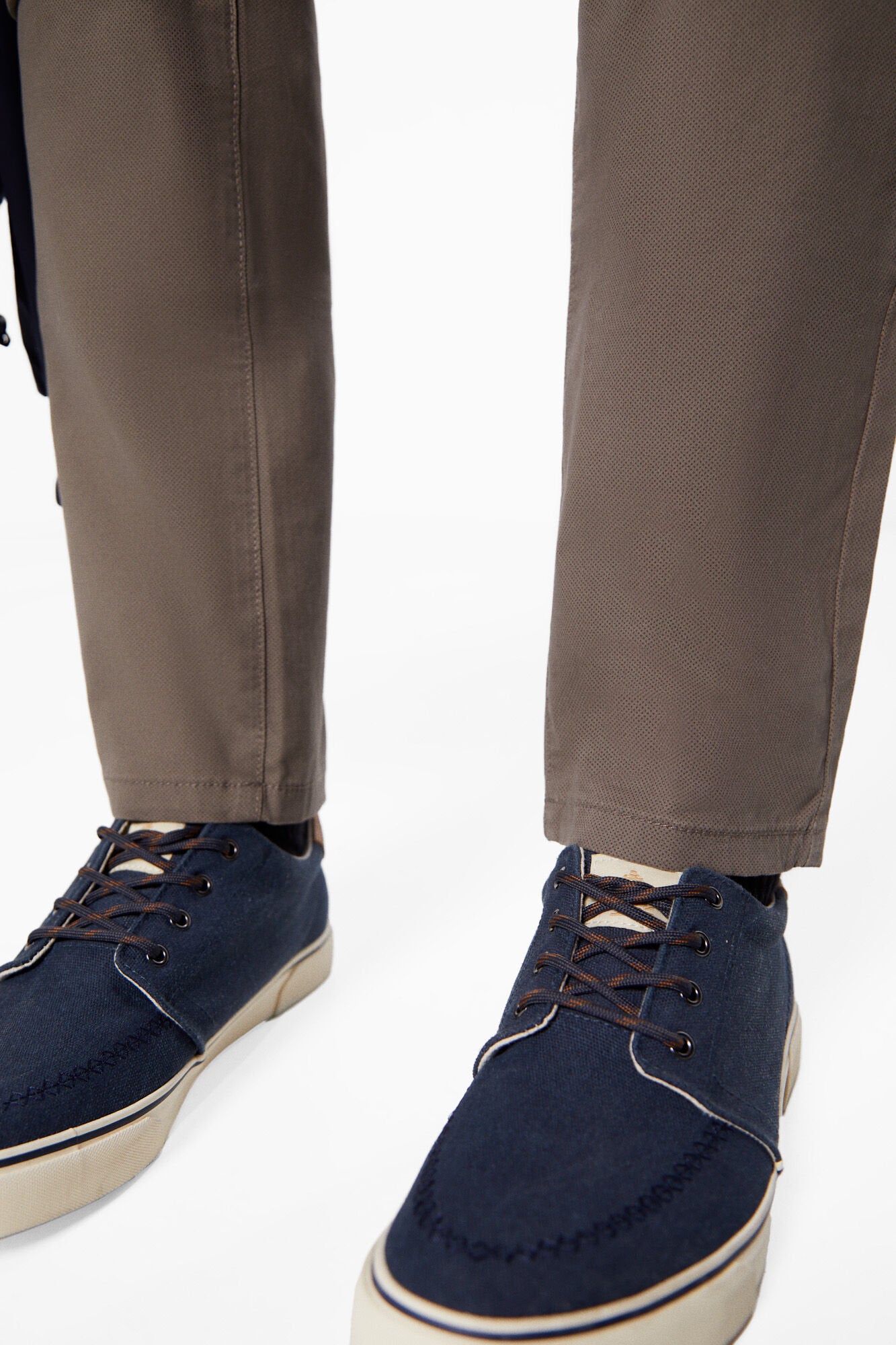 Standard Fit Chino Trousers_1557243_36_04