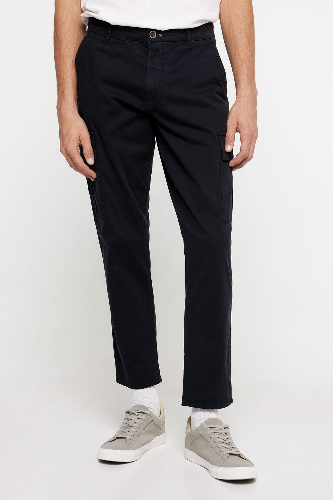 Cargo Style Chino Trousers_1557246_01_02