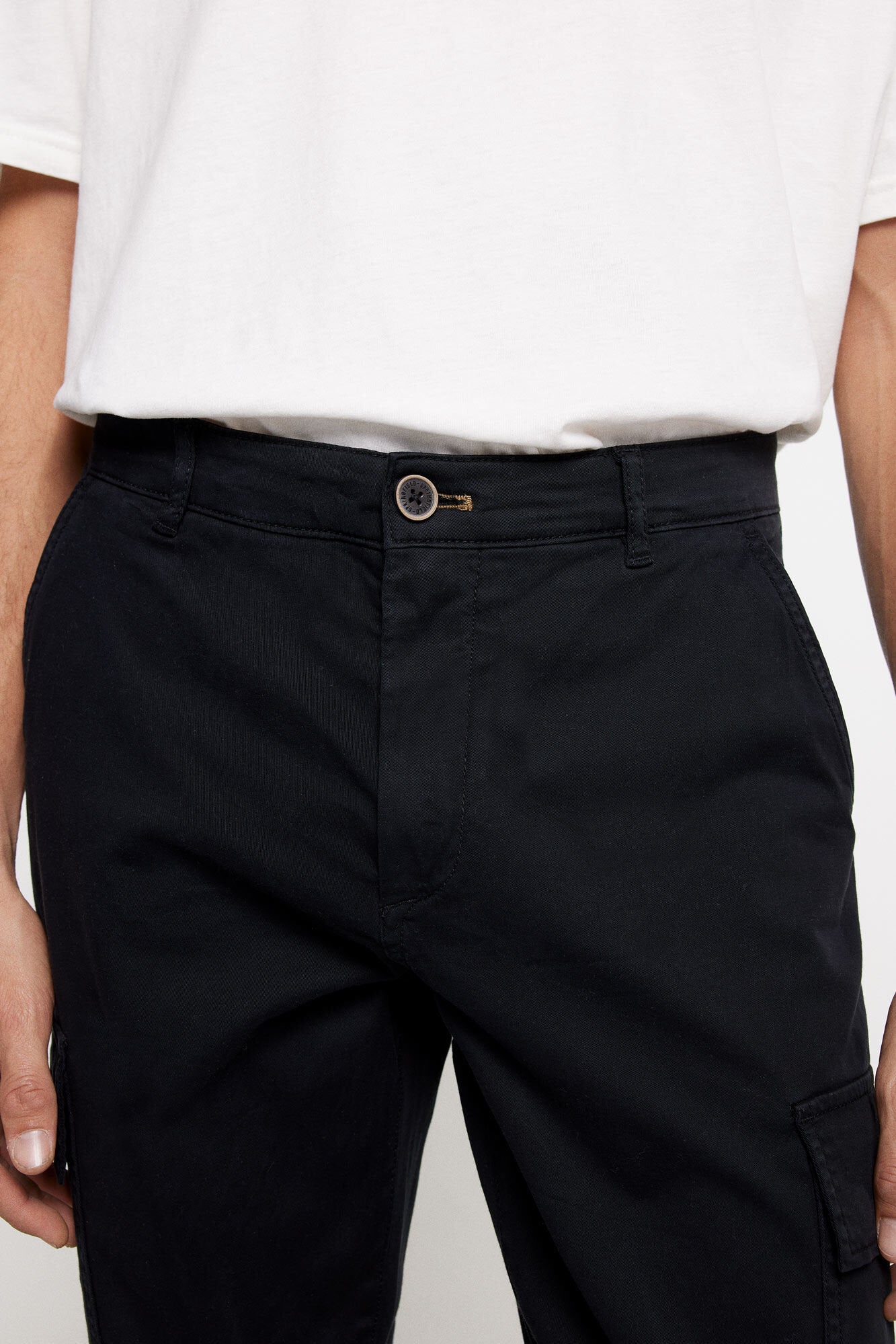 Cargo Style Chino Trousers_1557246_01_06
