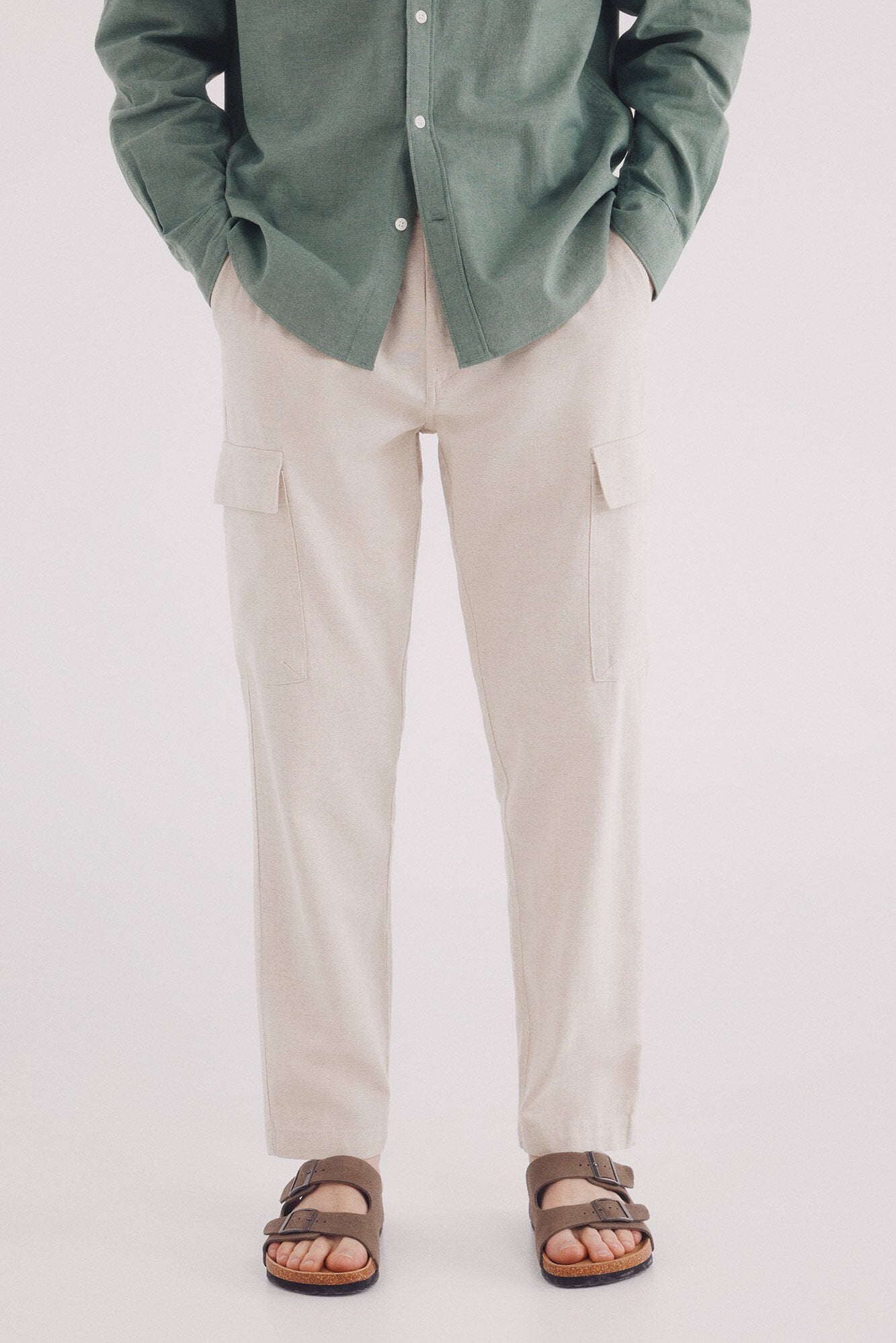 Springfield_Slim Fit Linen Cargo Trousers_1559352_97_03