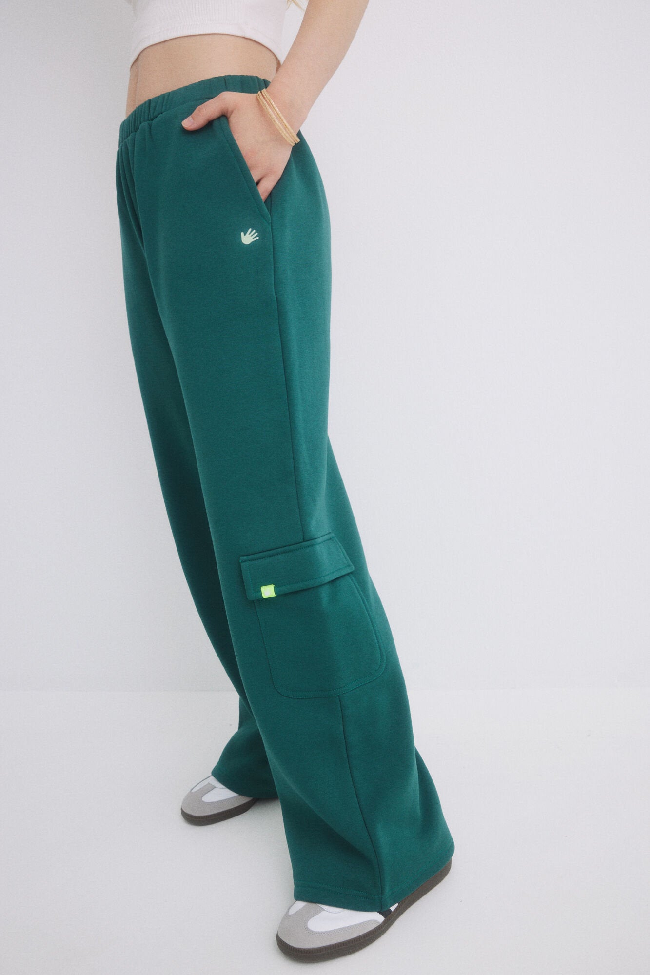 Green Plush Cargo Flat Pants_1678007_20_03