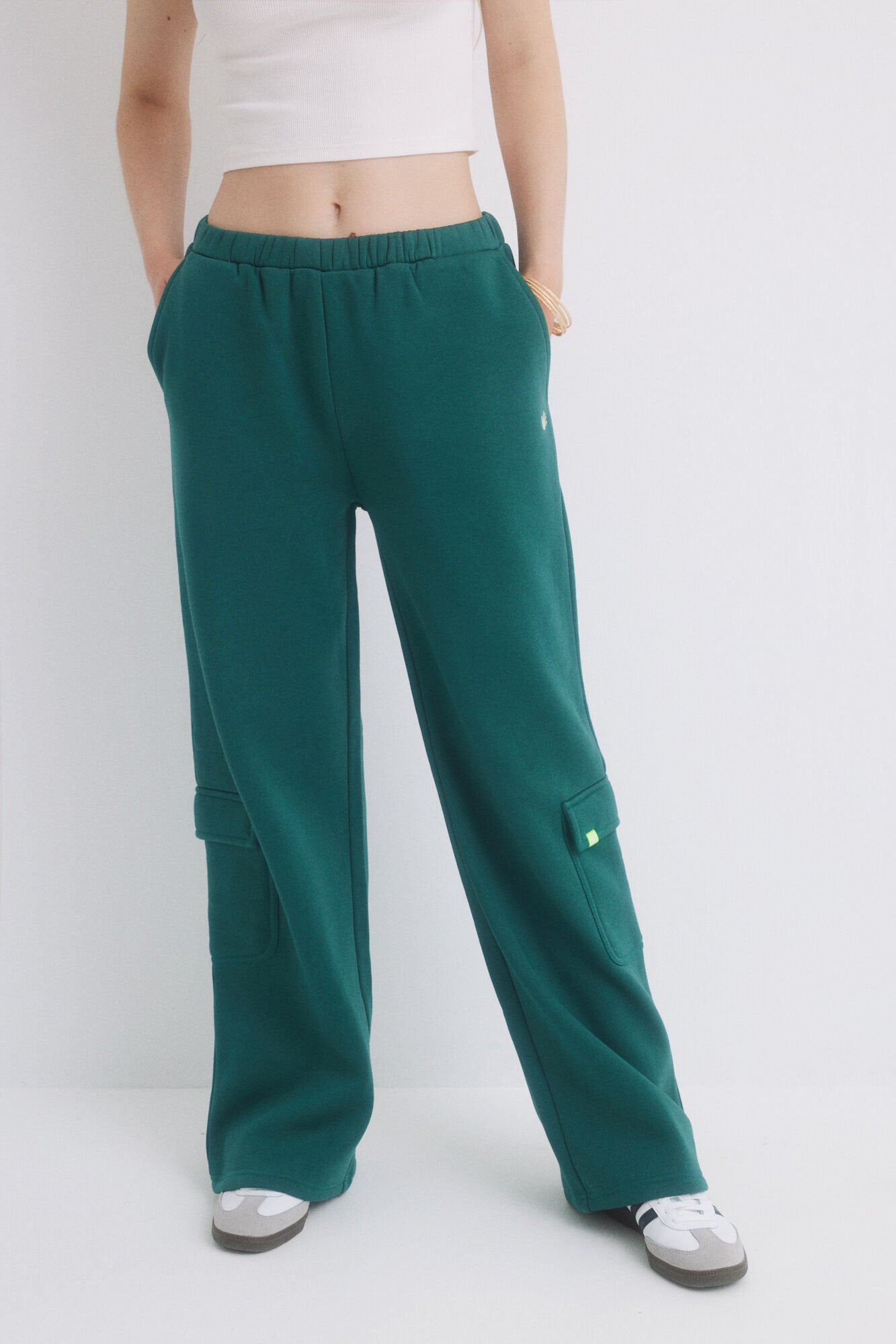 Green Plush Cargo Flat Pants_1678007_20_06