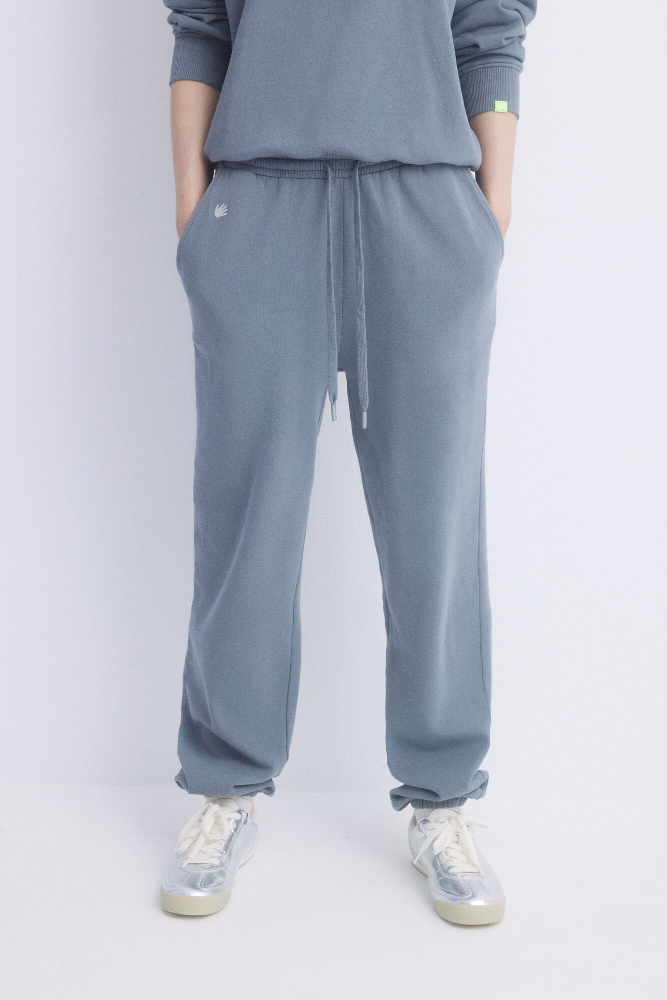 Light Gray Plush Jogger Pants_04