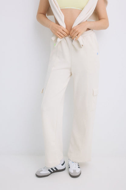Women Secret_Ivory Terry Flared Trousers_1679333_96_04