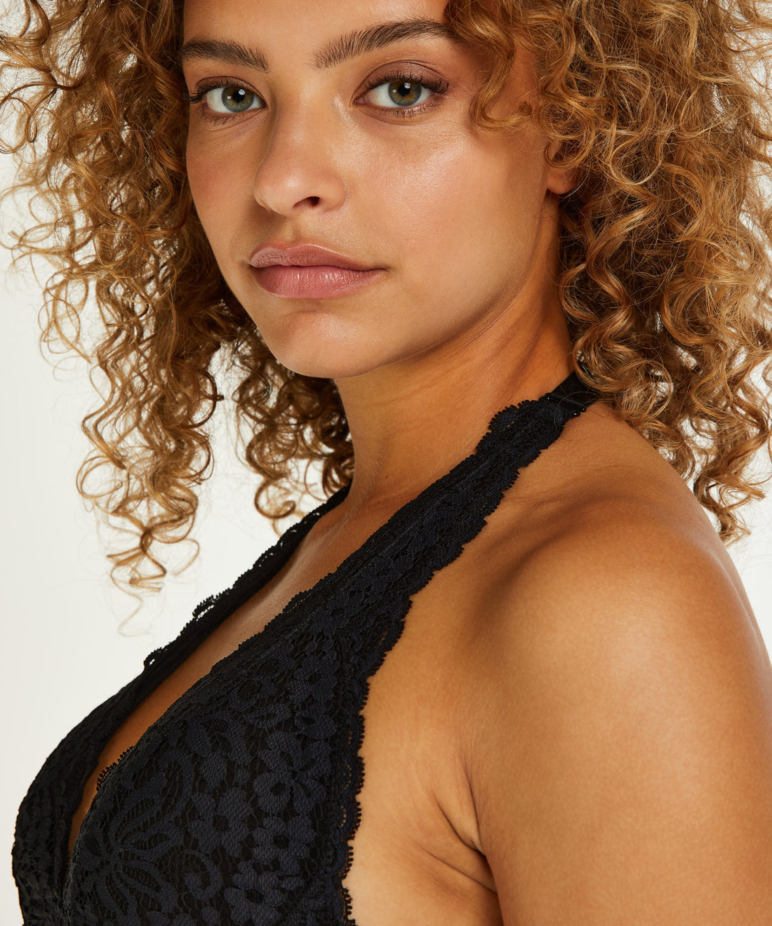 Rose Halter Bralette_168934_Caviar_04