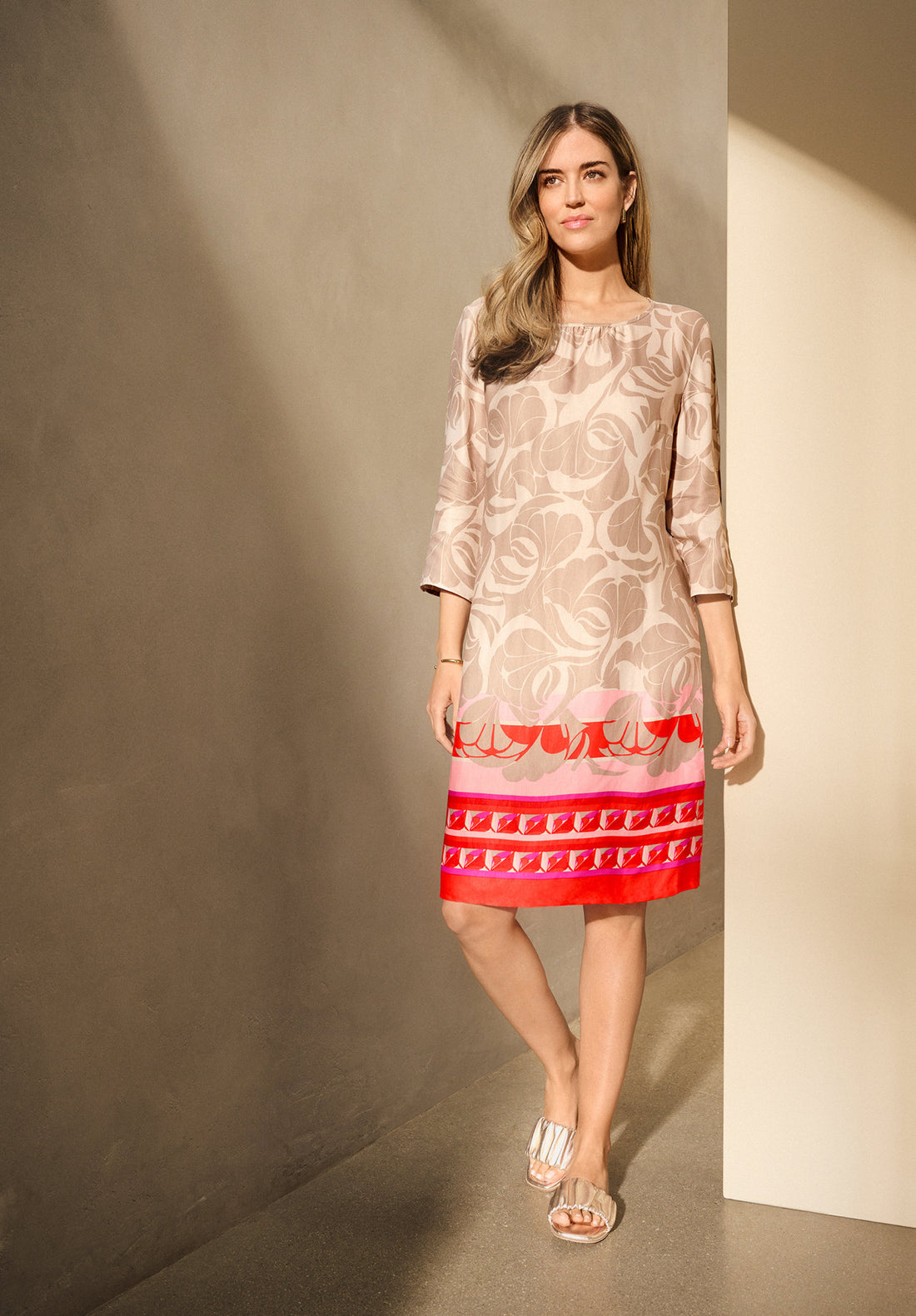 Betty Barclay_Summer Dress with a Crew Neck_1691-1139_7846_01