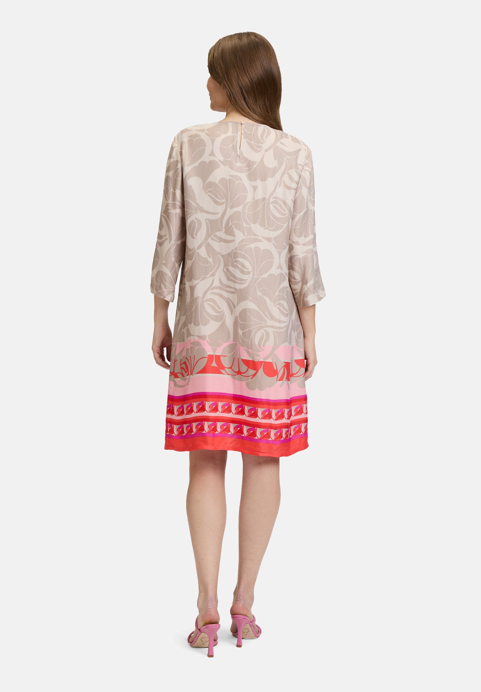 Betty Barclay_Summer Dress with a Crew Neck_1691-1139_7846_04