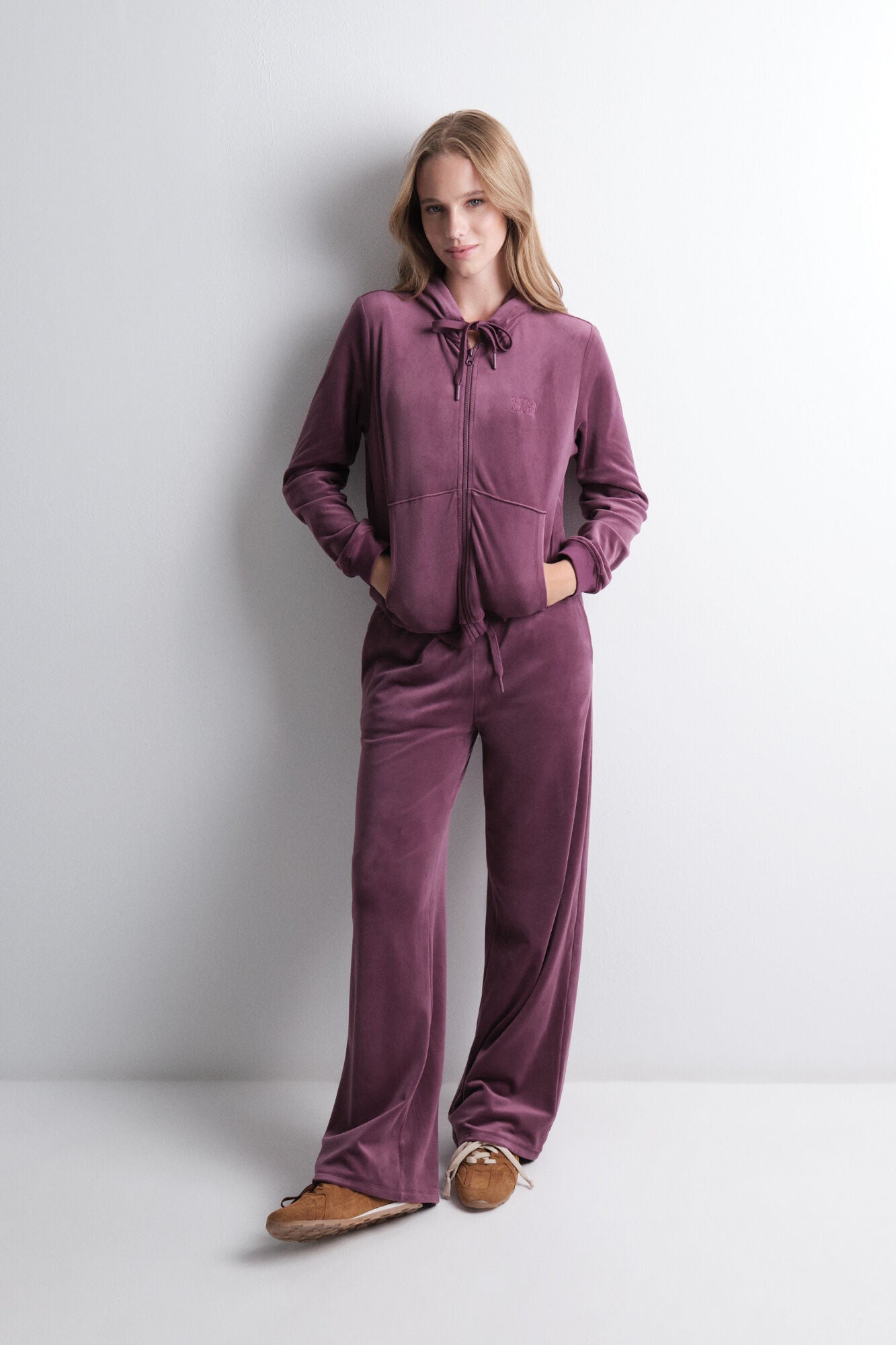 Women Secret_Brown_Wine Zip Fastening Velvet Jacket_1692015_68_04