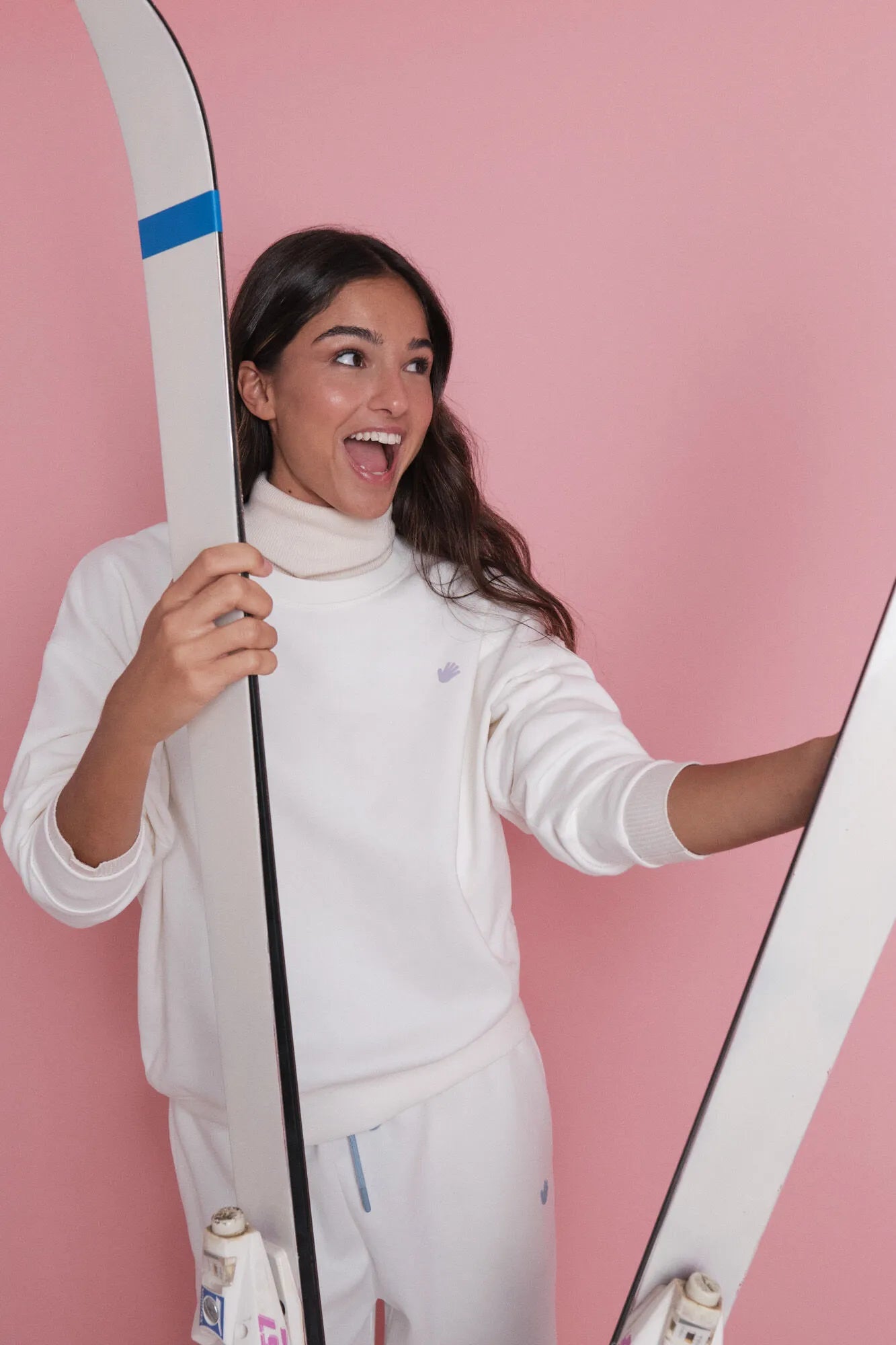 Women Secret_Ivory_White Fleece Sweatshirt with Logo_1692016_96_03