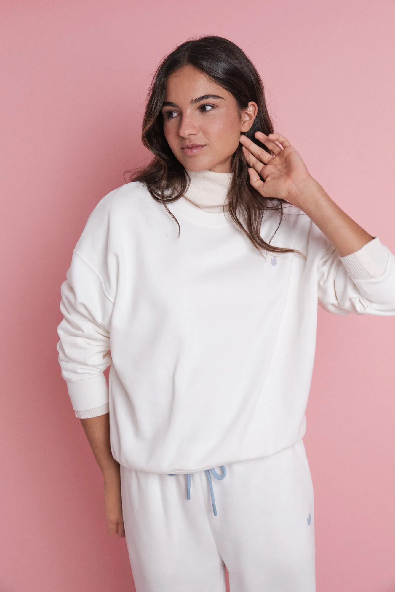 Women Secret_Ivory_White Fleece Sweatshirt with Logo_1692016_96_04