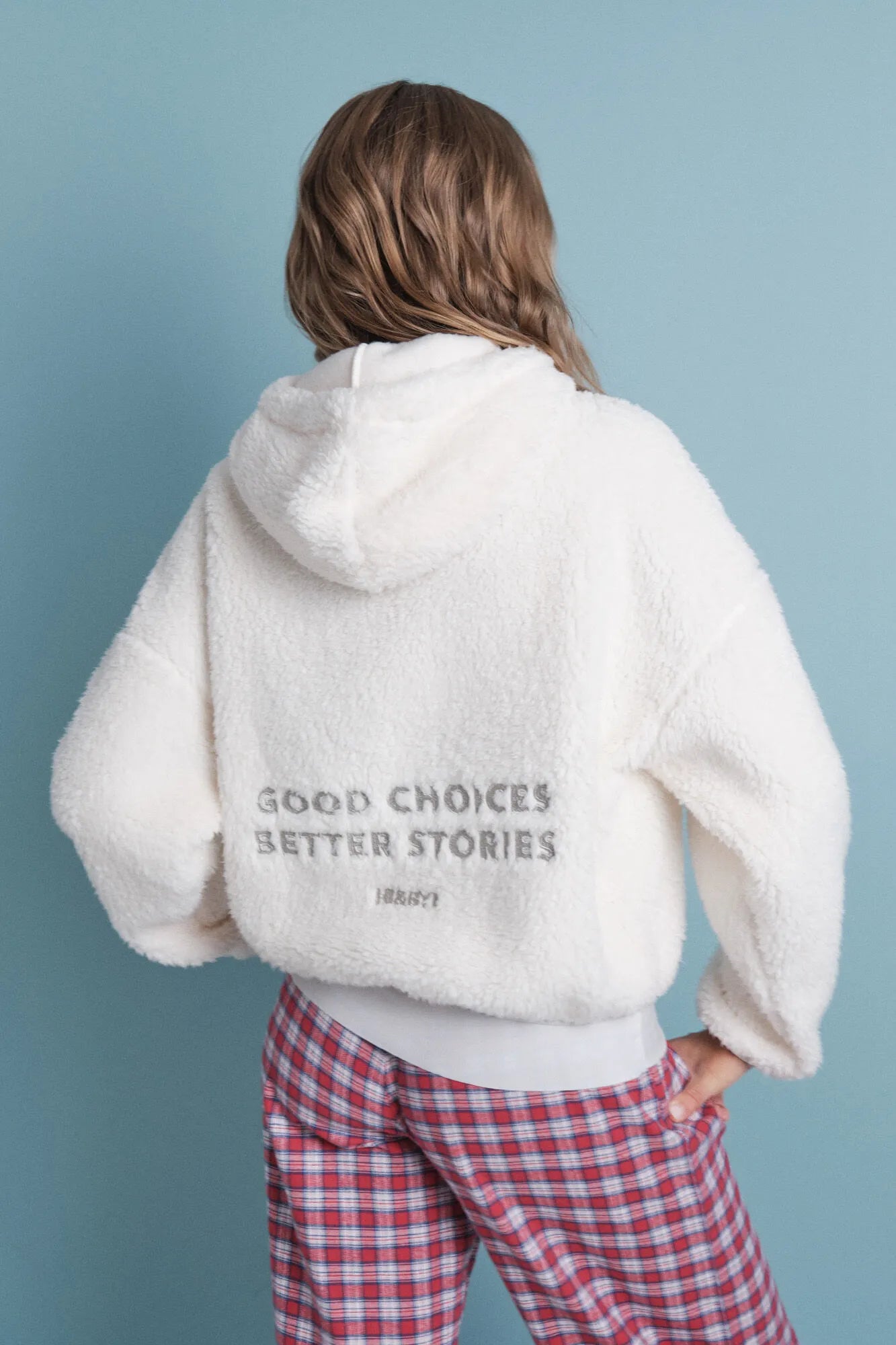 Women Secret_Ivory_Soft White Faux Shearling Sweatshirt with Logo_1692019_96_02