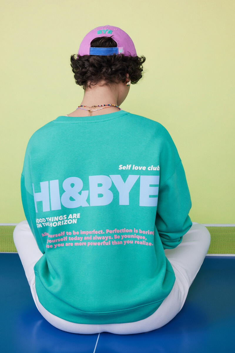Sweatshirt With Graphic Design_1697113_21_02