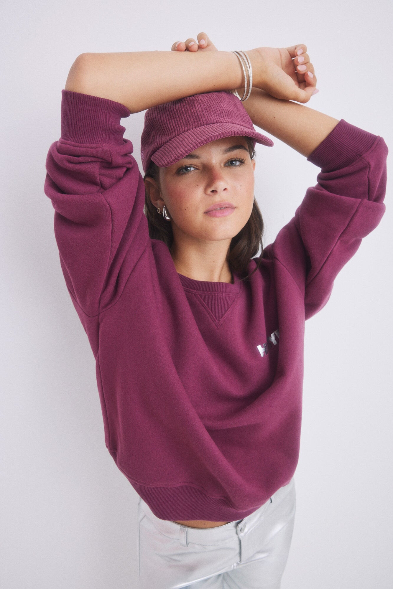 Wine Logo Plush Sweatshirt_01