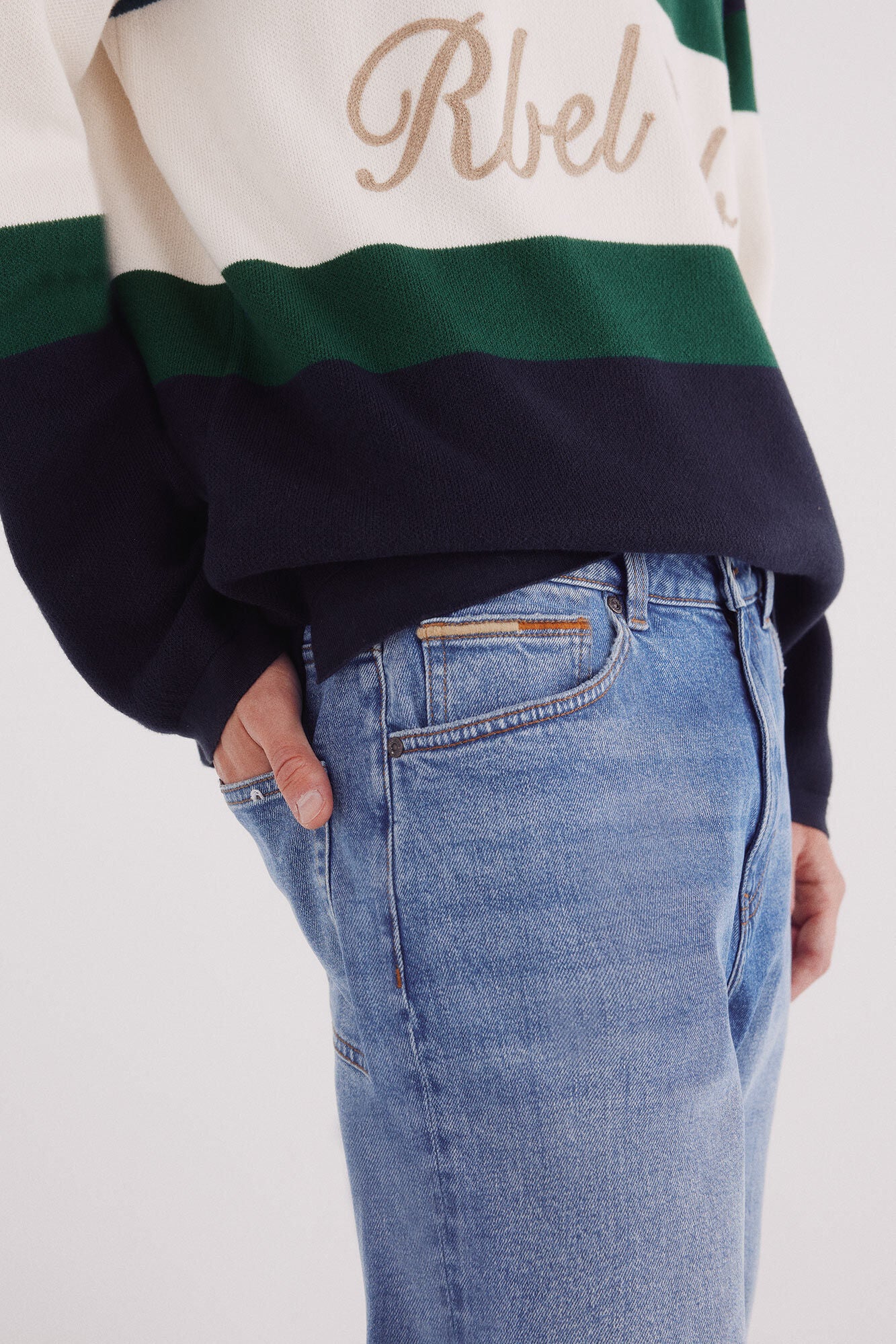 Springfield_Blue_Regular Fit Jeans_1752027_14_04