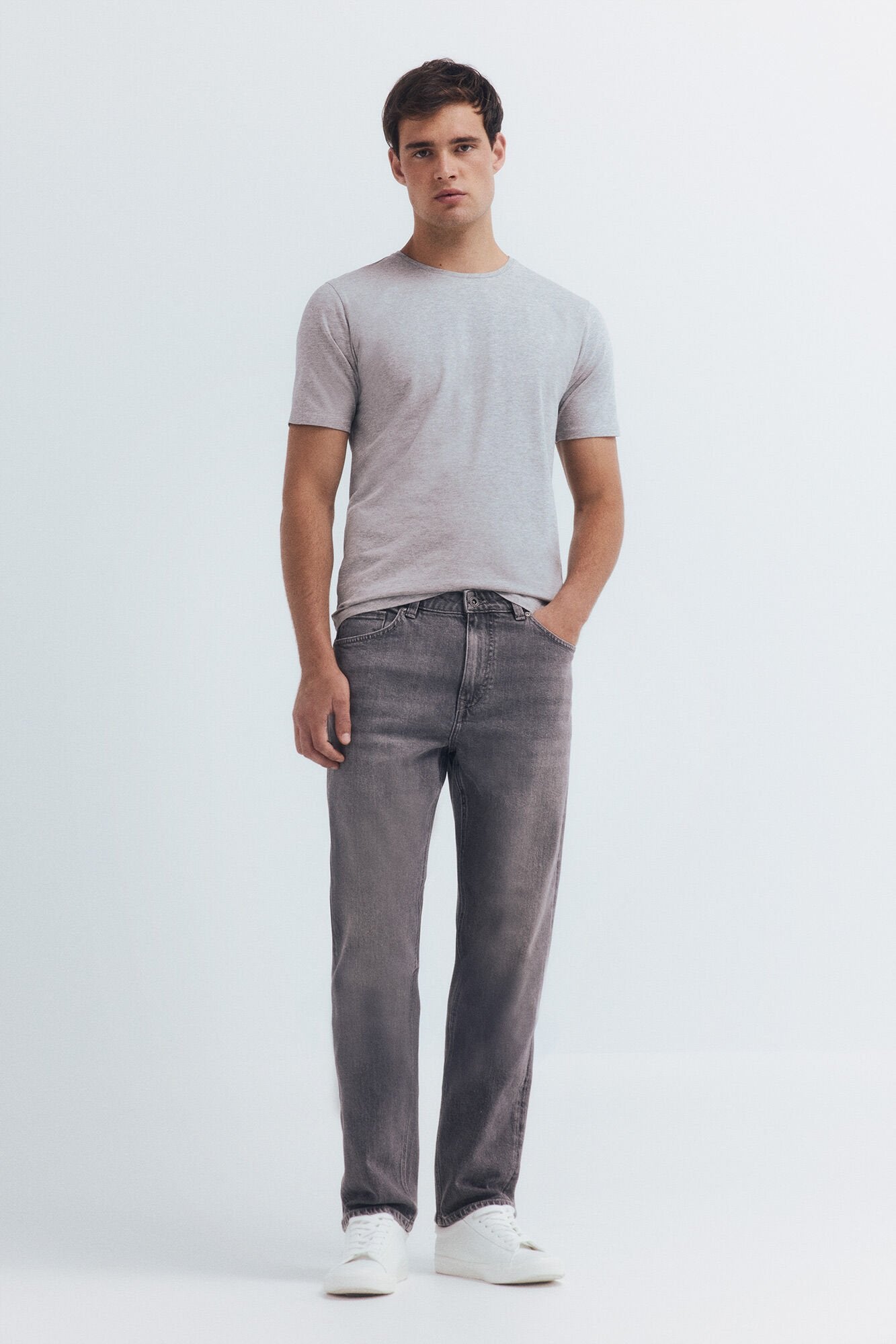 Springfield_Dark_Grey_Regular Fit Gray Wash Jeans_1752029_44_01